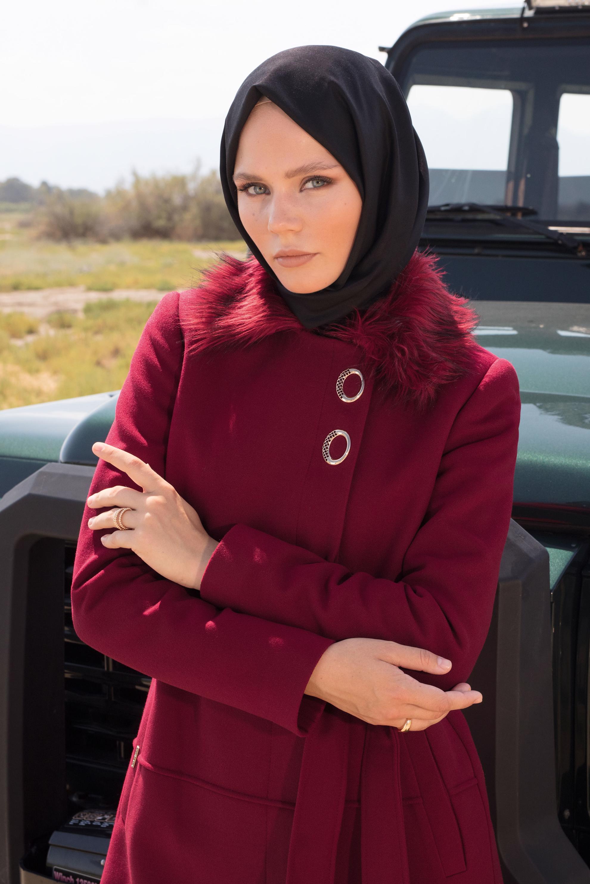 Vêtements hijab ROUGE BORDEAUX MANTEAU AVEC FOURRURE DÉTACHABLE 90404