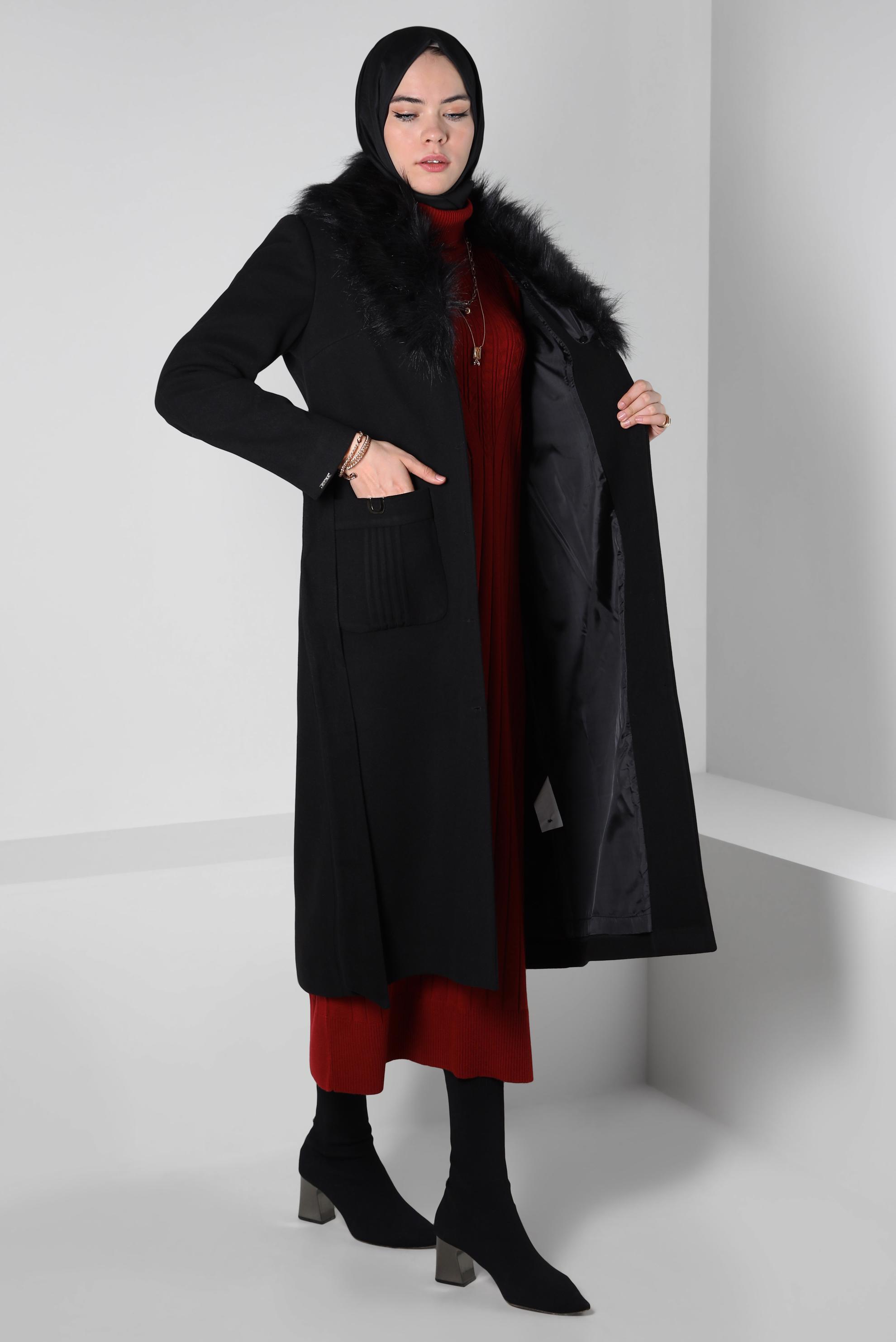 Tesettür giyim SİYAH KÜRK DETAYLI KABAN 90405