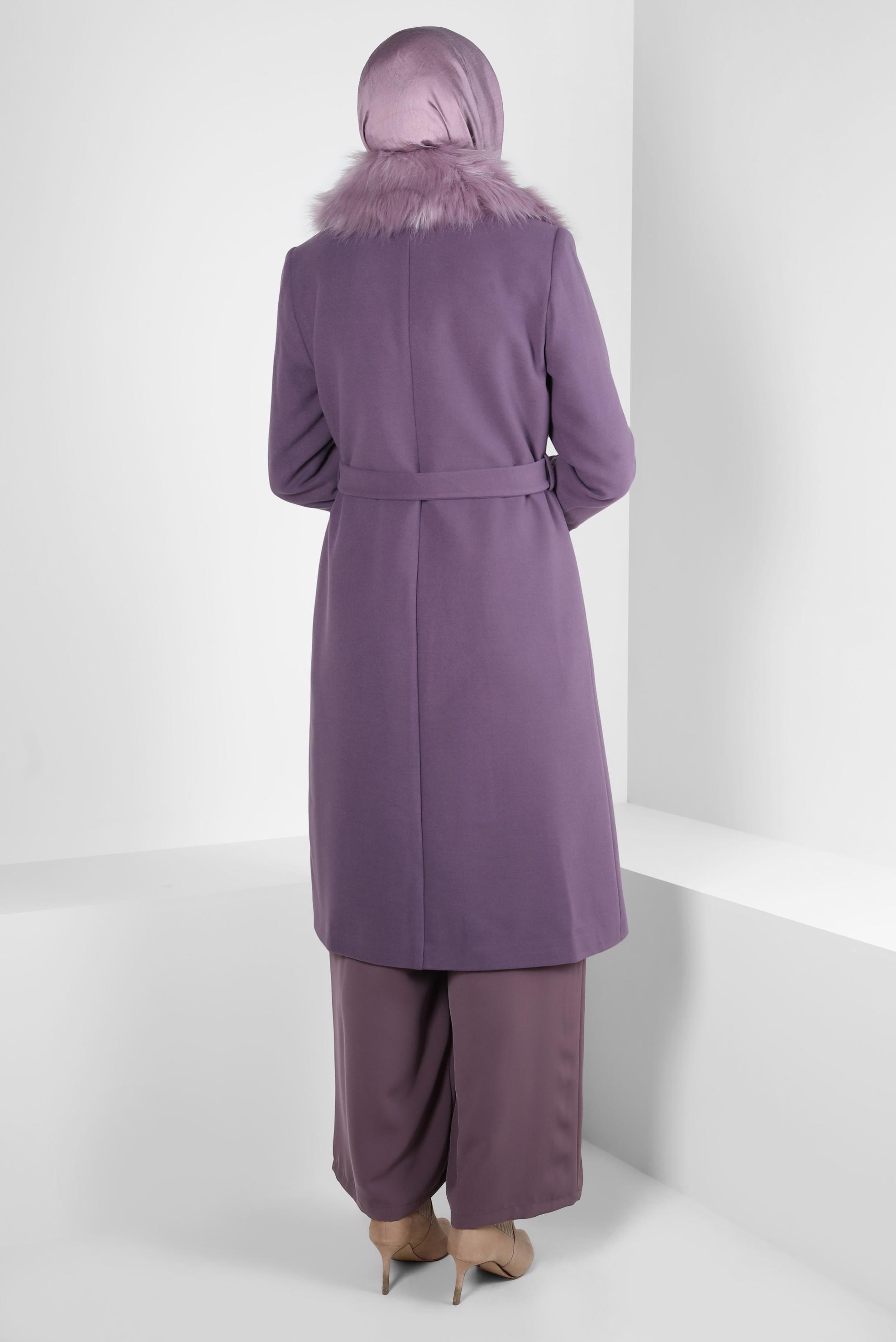 Tesettür giyim MOR KUŞAKLI BROŞ DETAYLI KABAN 90406