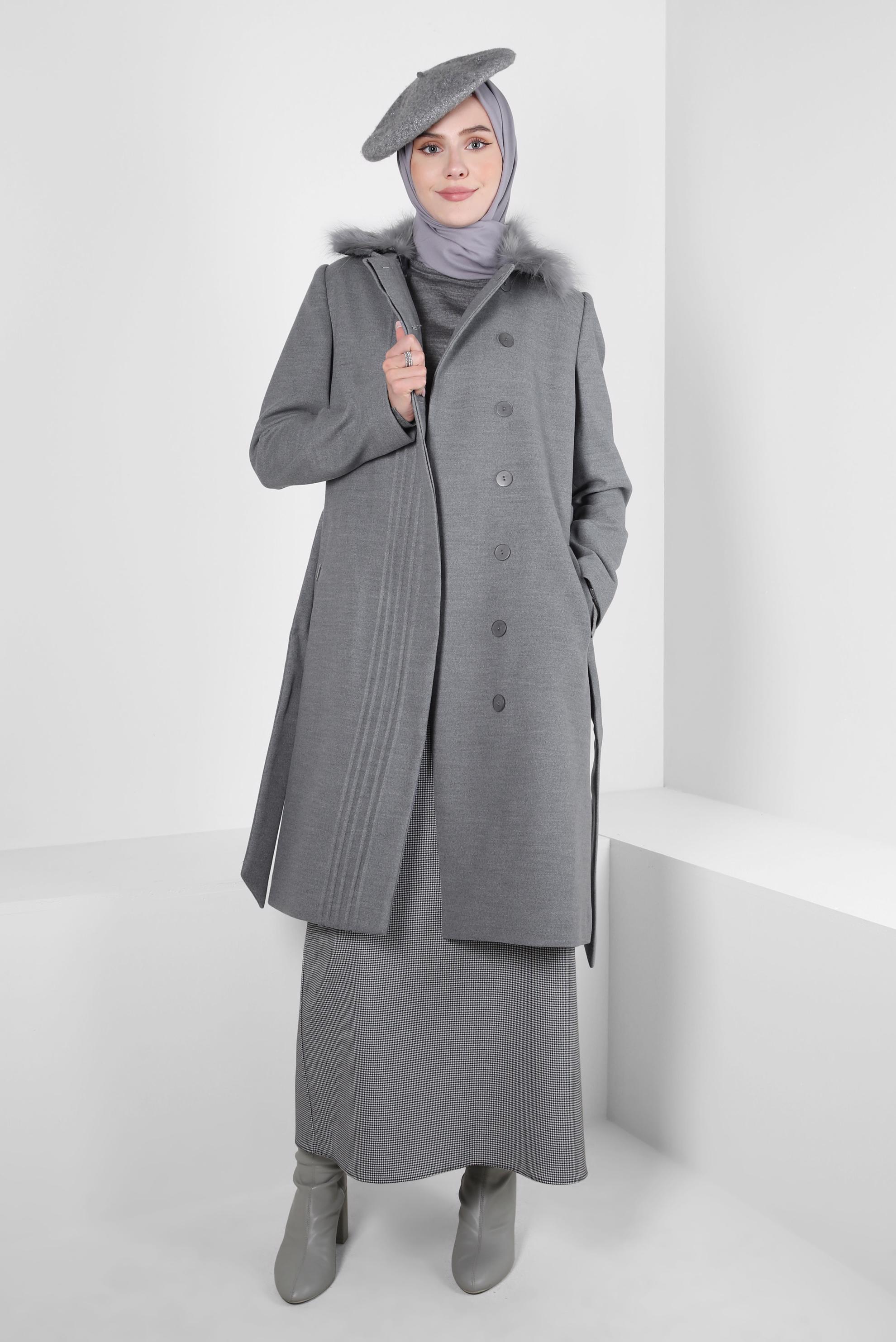 Tesettür giyim GRİ KÜRK DETAYLI KUŞAKLI KABAN 90407