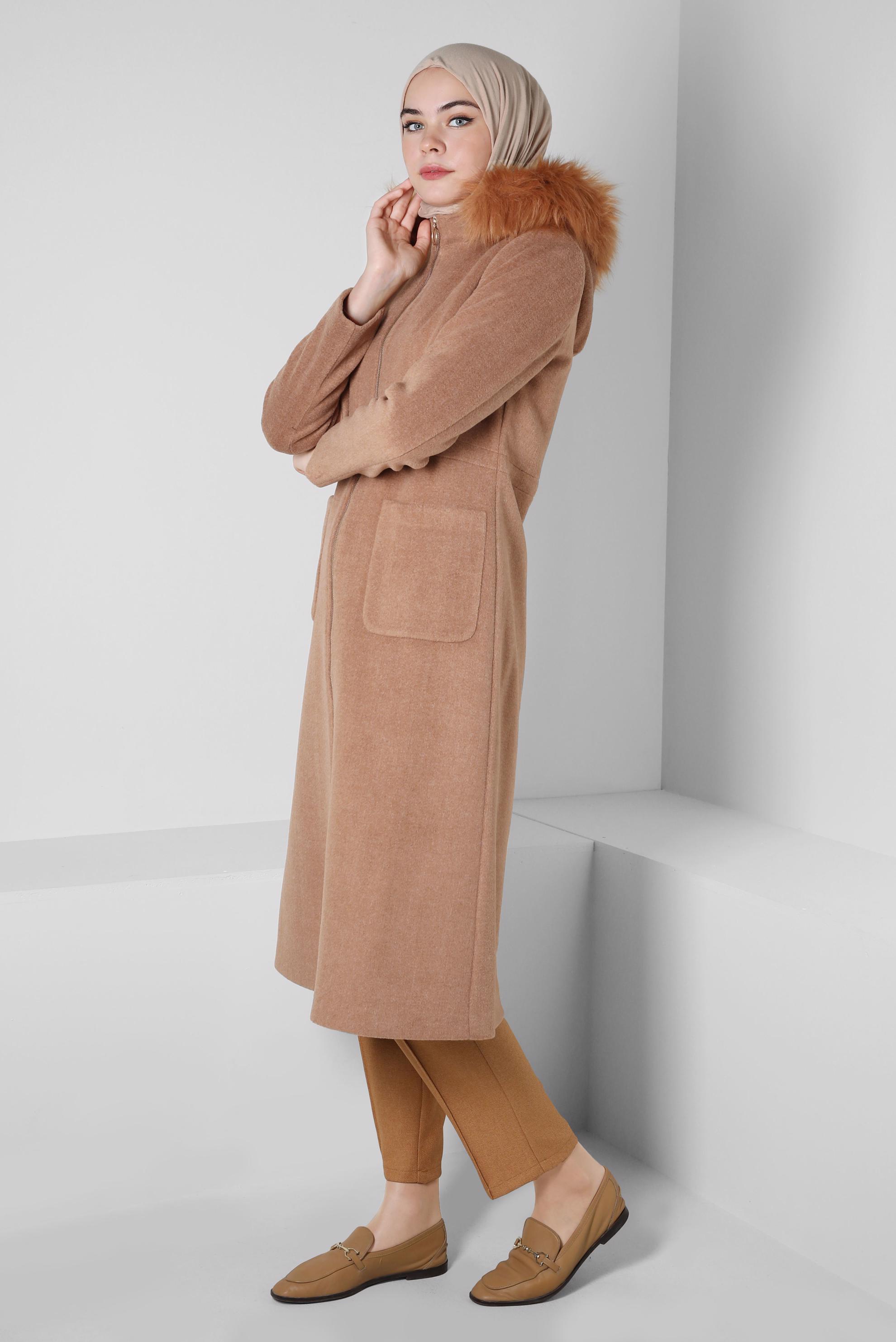 Tesettür giyim KAHVE KAPÜŞONU KÜRKLÜ KABAN 90412