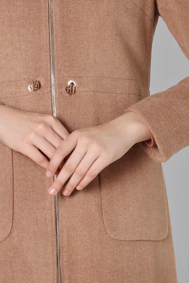 Tesettür giyim KAHVE KAPÜŞONU KÜRKLÜ KABAN 90412 - ALVİNA