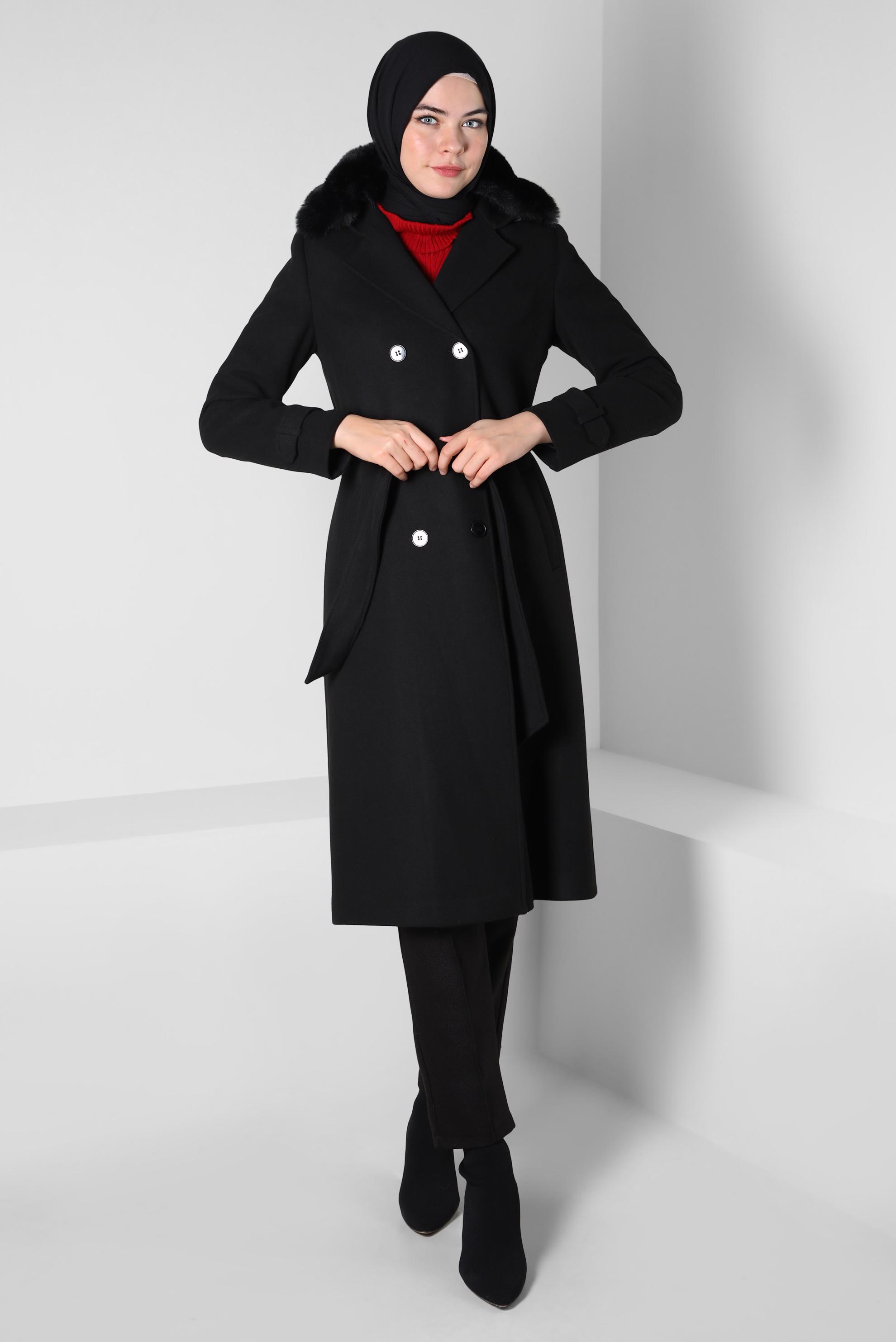 Tesettür giyim SİYAH KÜRK DETAYLI KUŞAKLI KABAN 90414