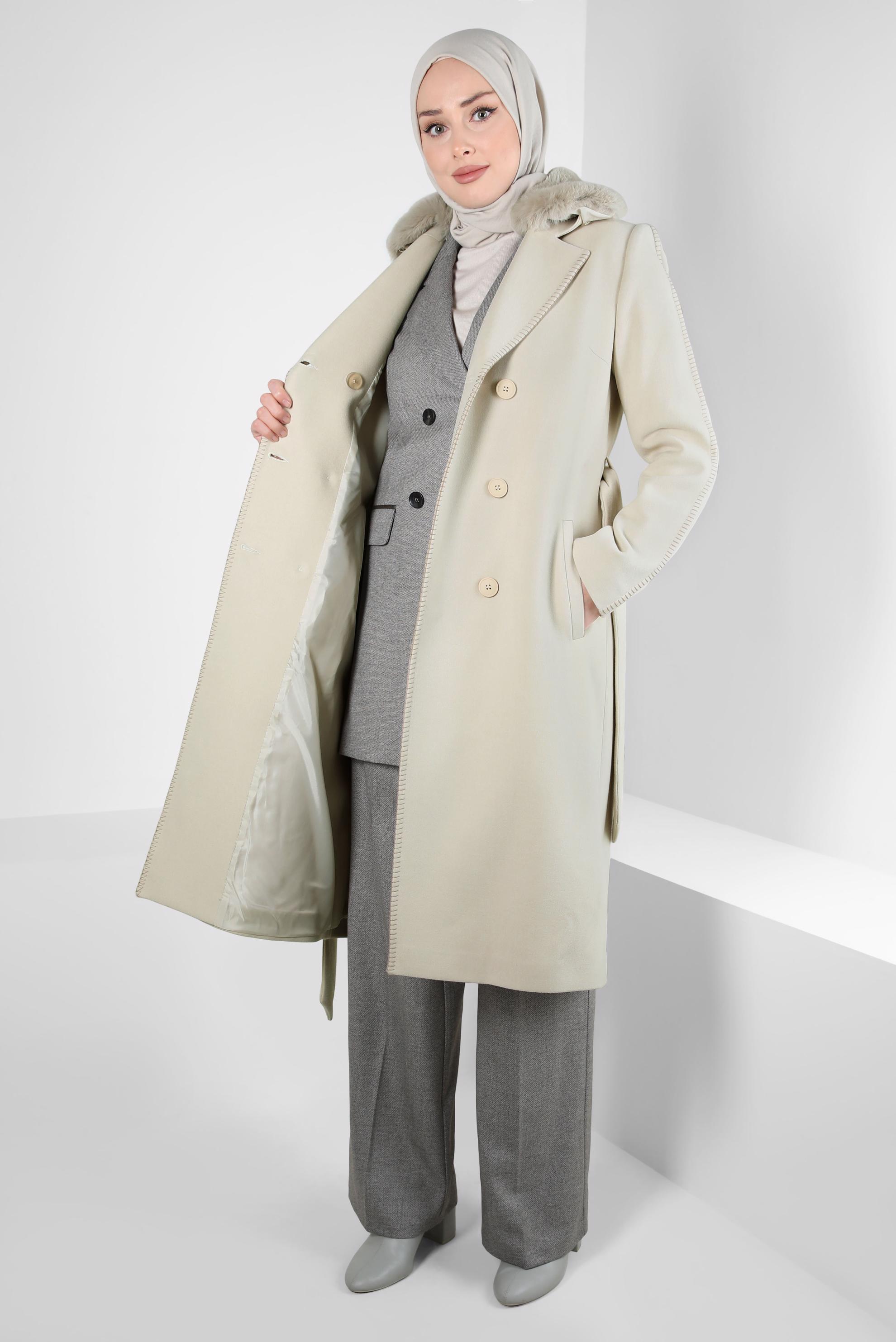 Tesettür giyim EKRU KEMERLİ KABAN 90416