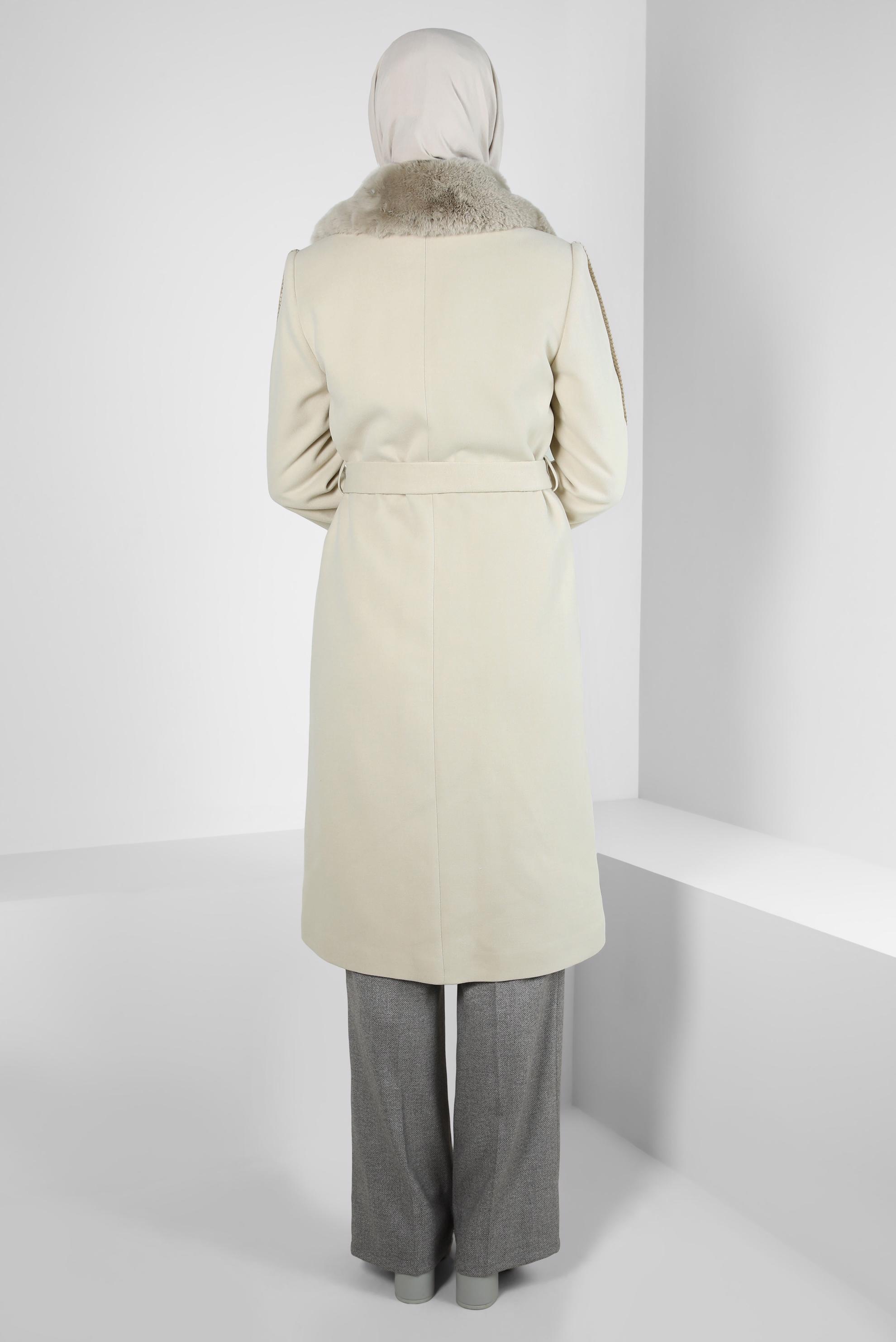 Tesettür giyim EKRU KEMERLİ KABAN 90416