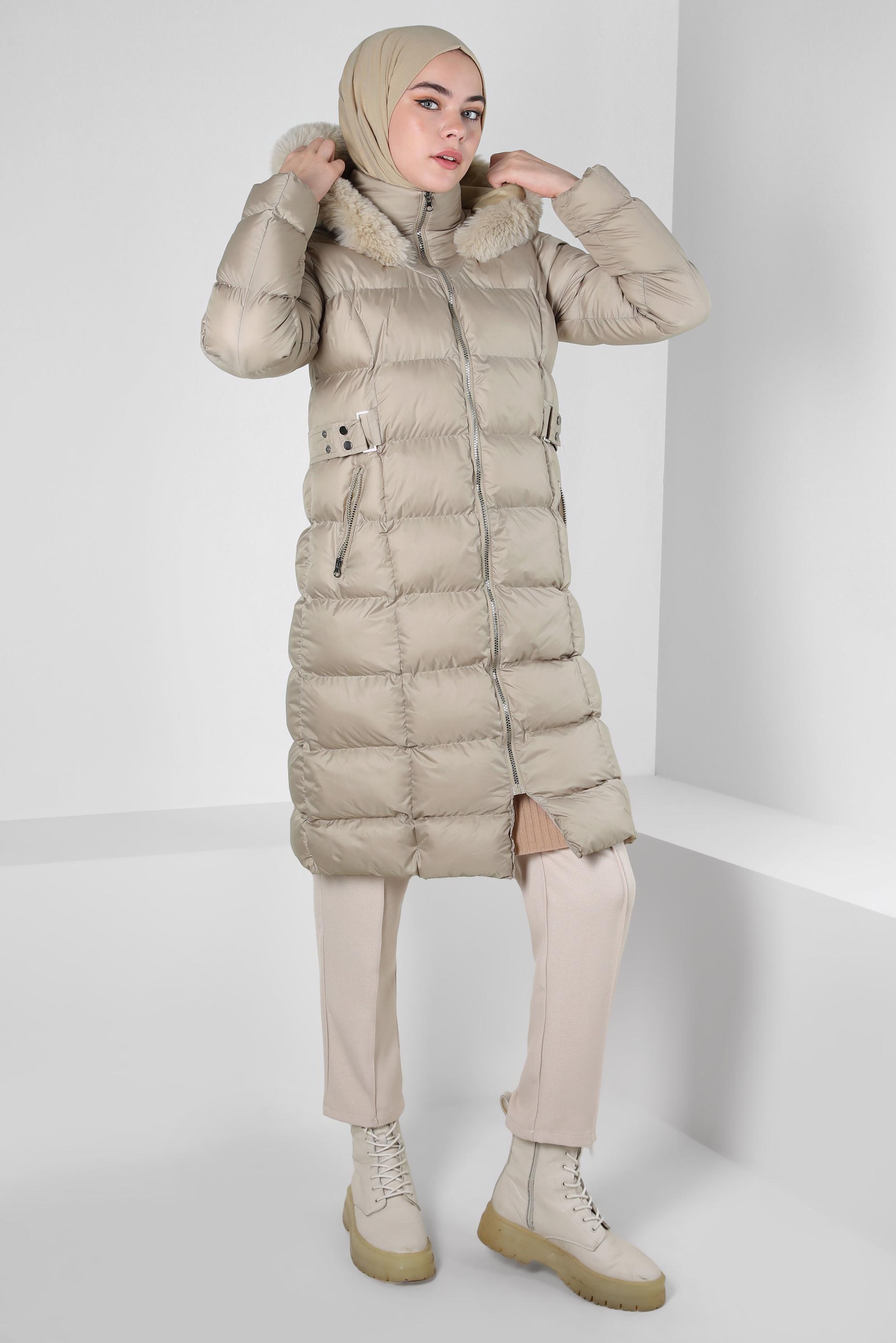 Tesettür giyim BEJ KAPÜŞONLU ŞİŞME KABAN 90421