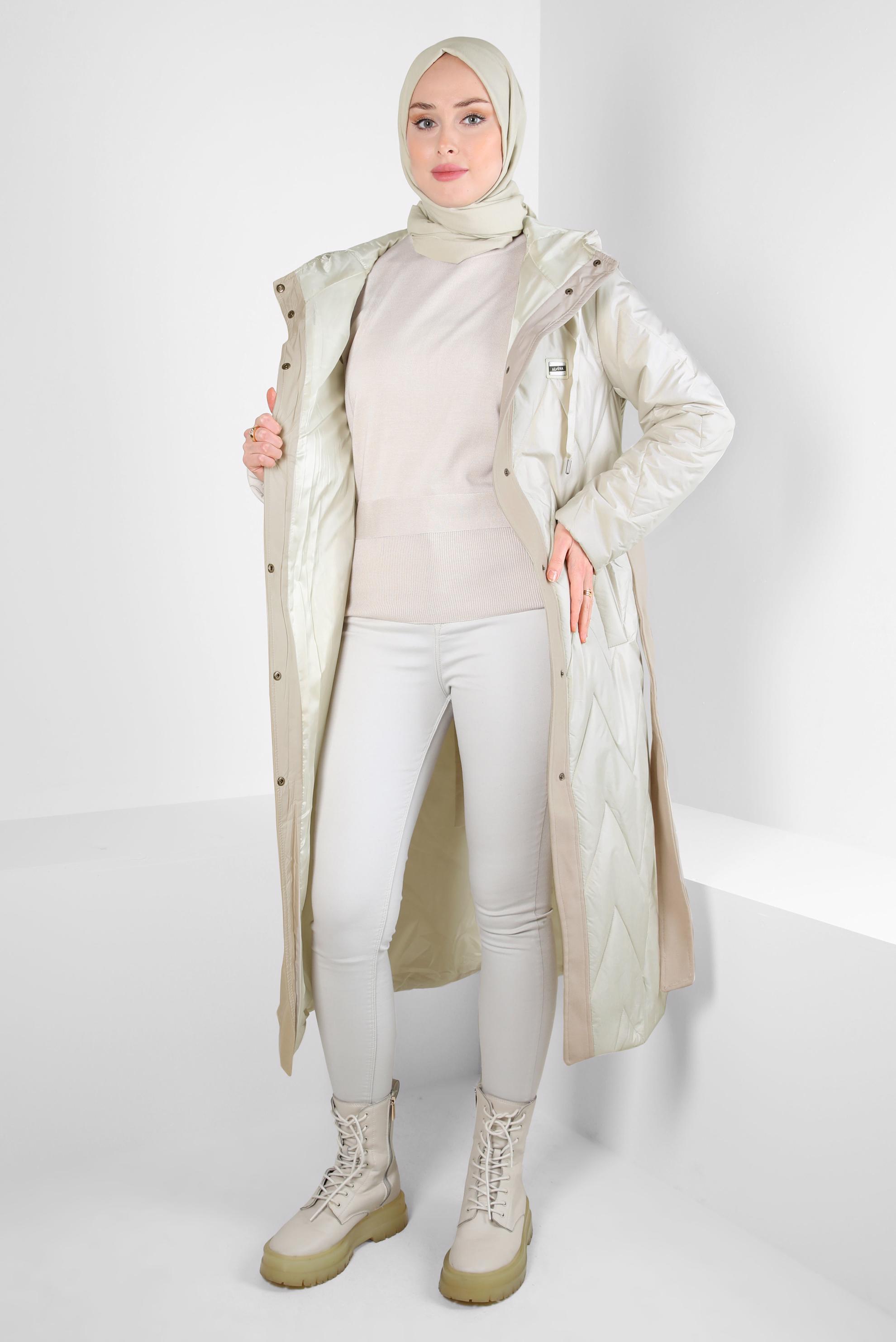 Tesettür giyim BEJ KAPÜŞONLU KUŞAKLI KABAN 90422