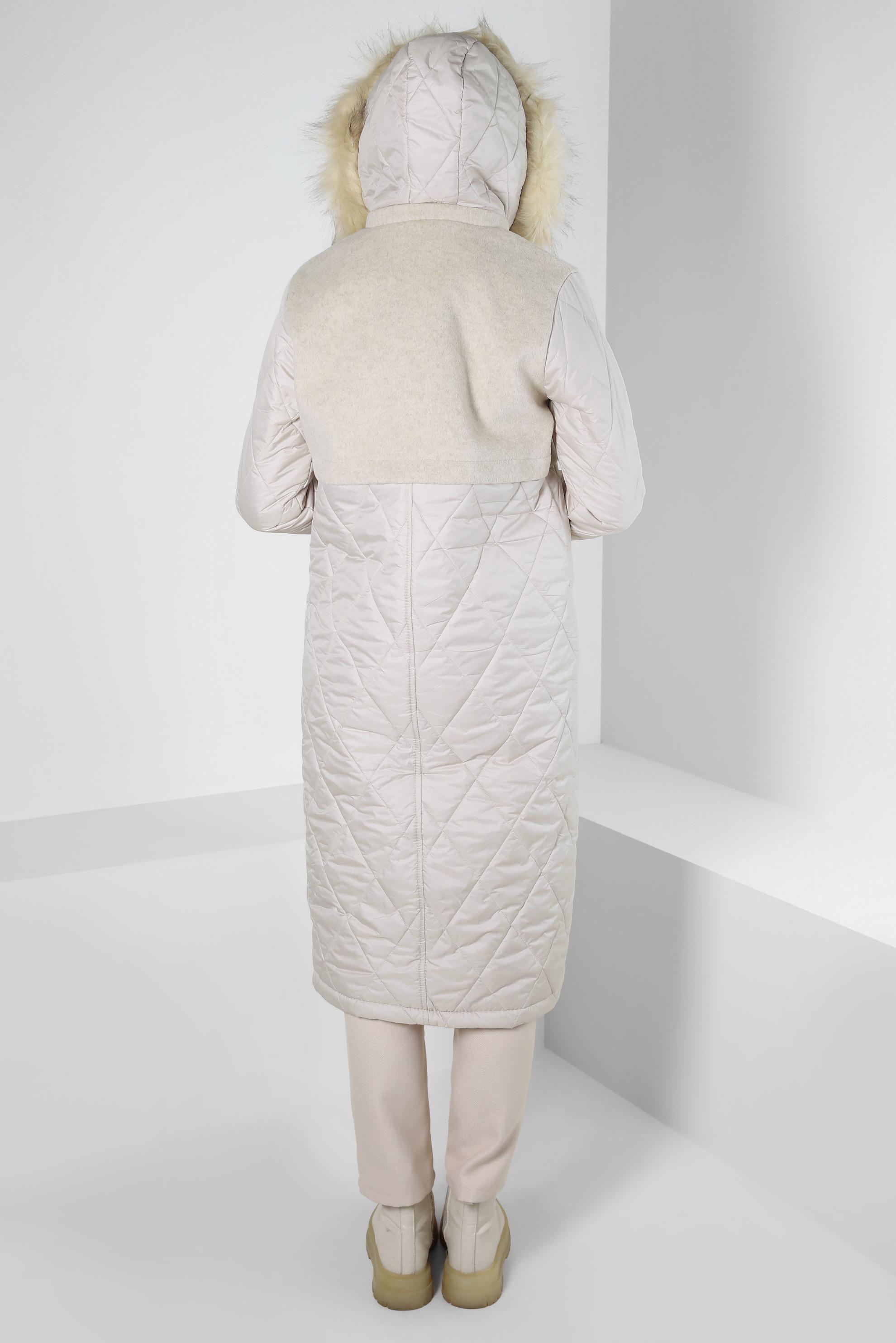 Tesettür giyim BEJ ÇIKARILABİLİR KAPÜŞONLU KABAN 90426