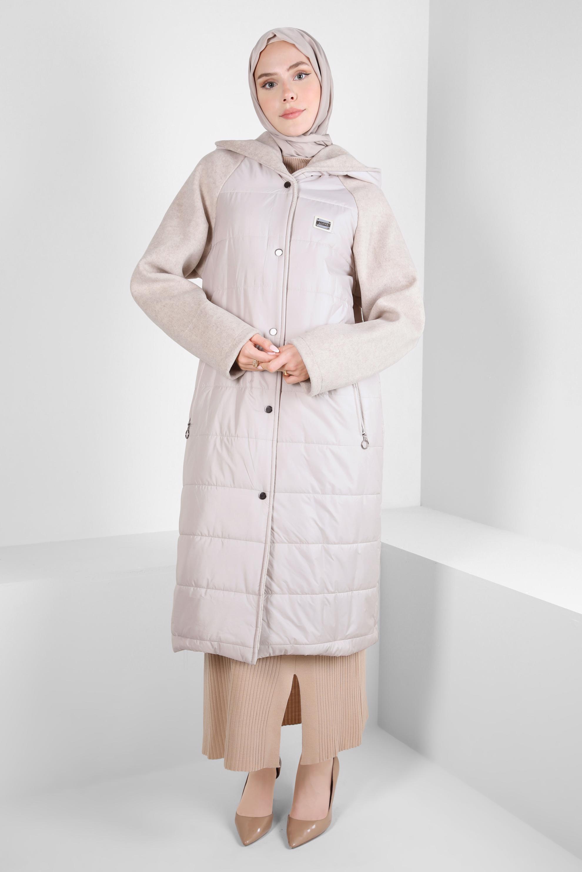 Tesettür giyim BEJ KAPÜŞONLU CEPLİ KABAN 90428