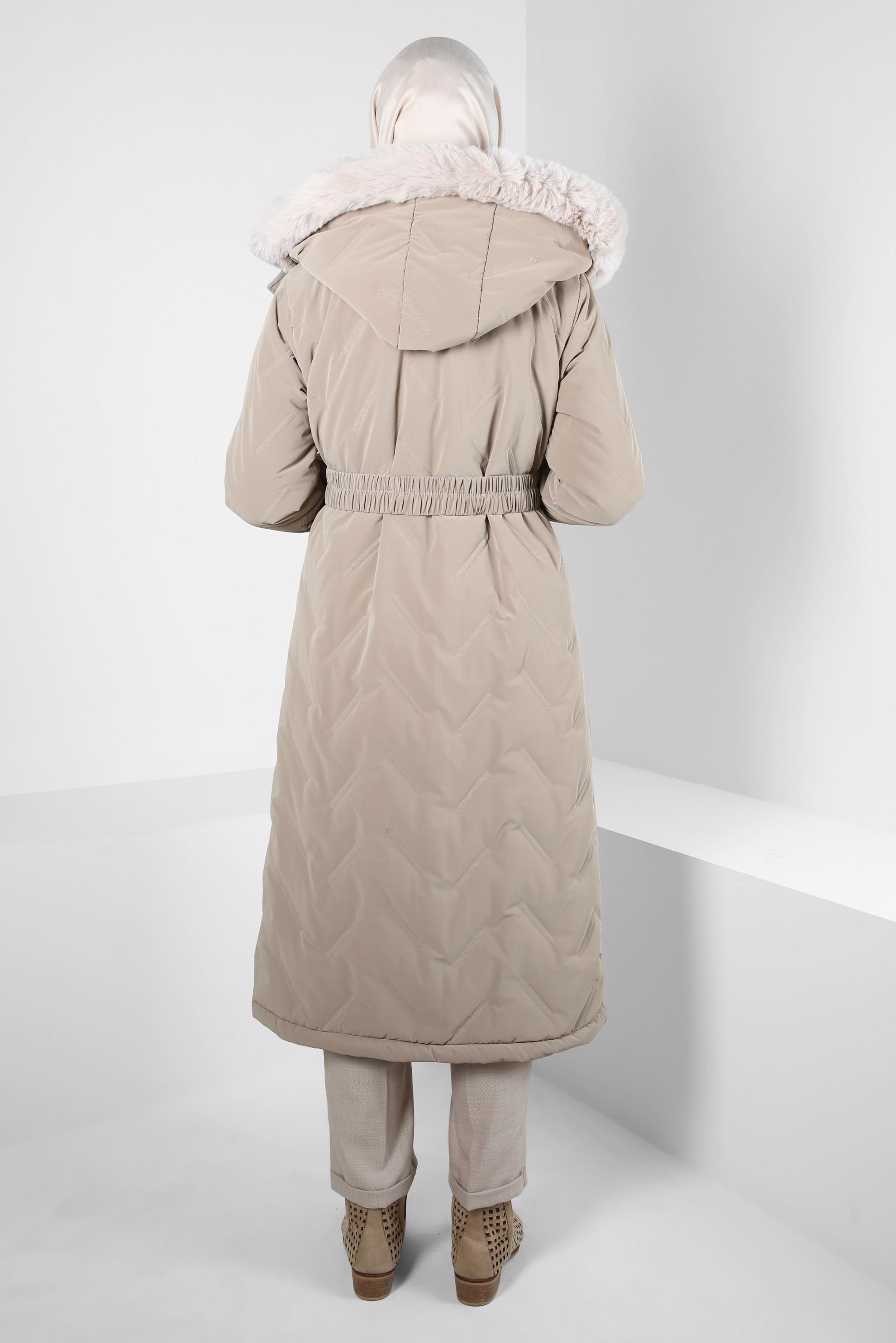 Tesettür giyim BEJ KEMERLİ KABAN 90432