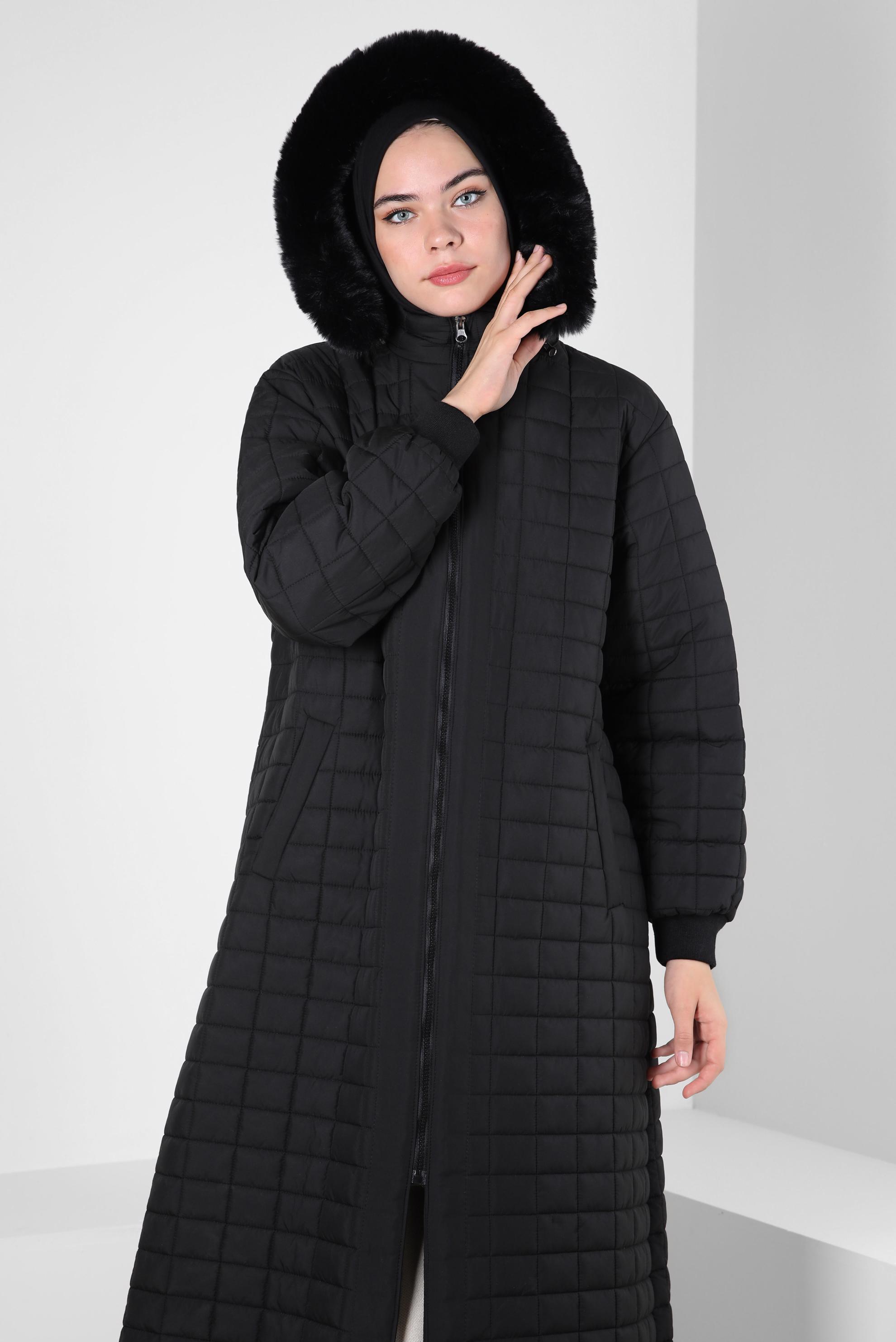 Tesettür giyim SİYAH KAPÜŞONU KÜRKLÜ KABAN 90434