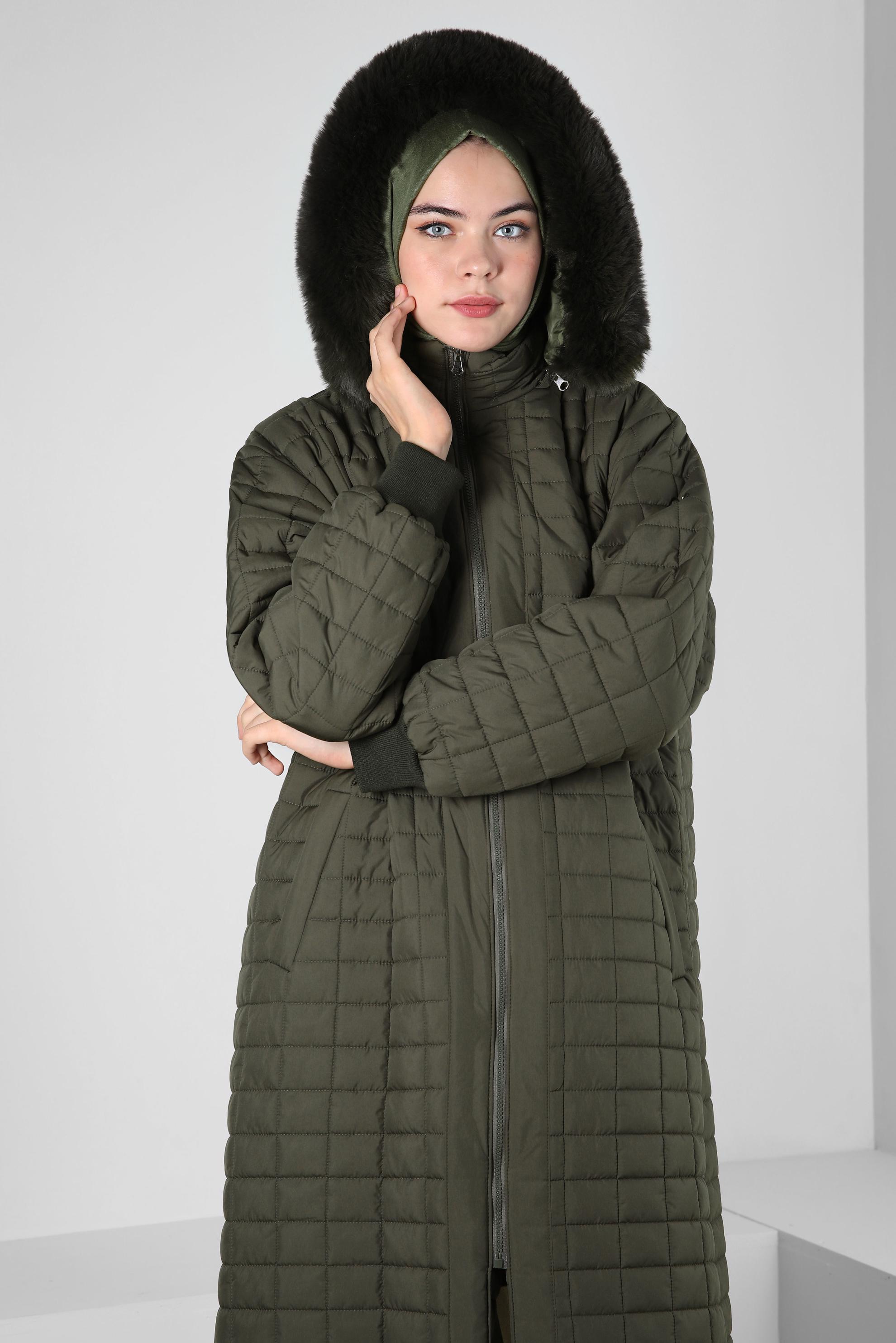 Tesettür giyim HAKİ KAPÜŞONU KÜRKLÜ KABAN 90434