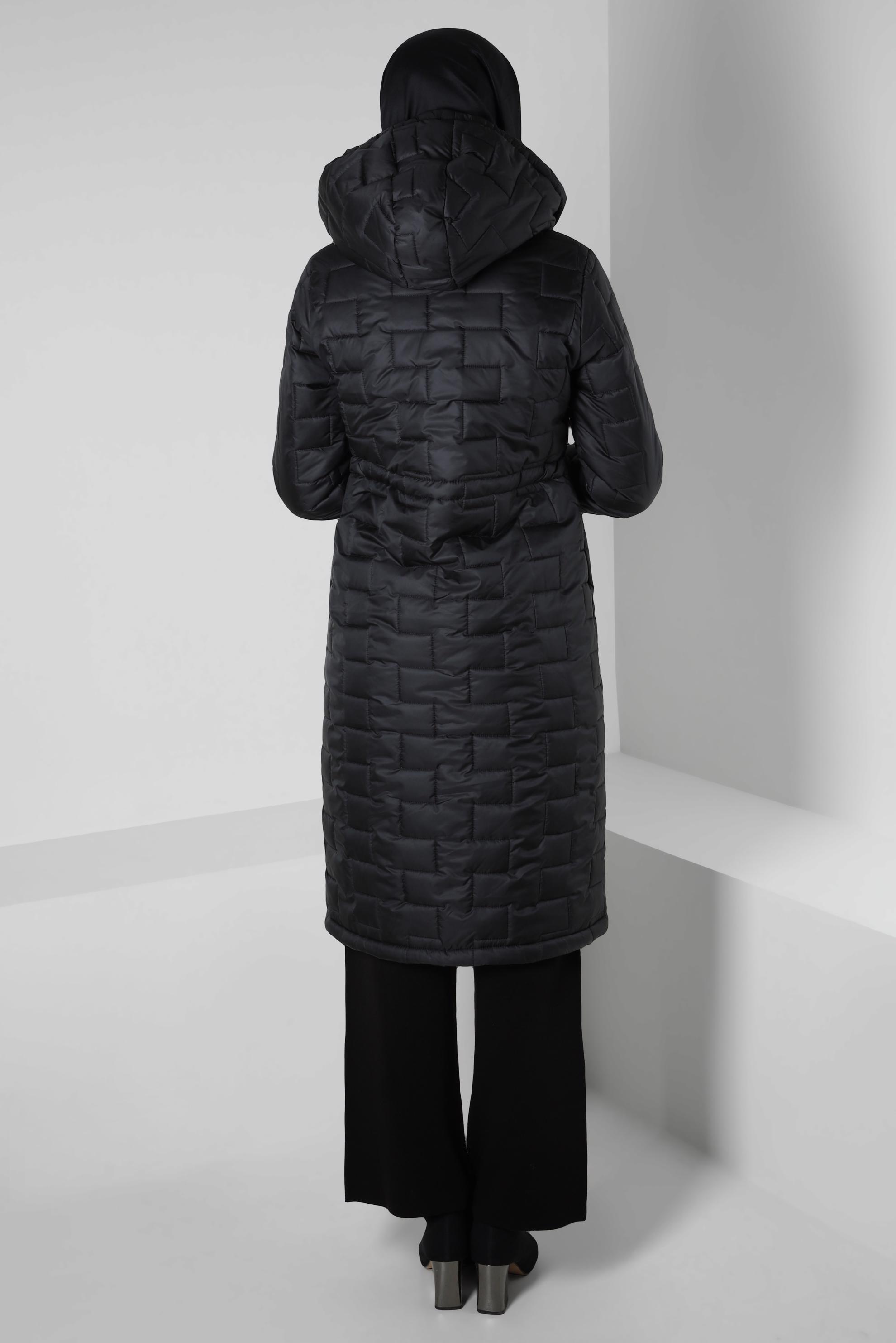 Tesettür giyim SİYAH KAPÜŞONLU ŞİŞME KABAN 90435