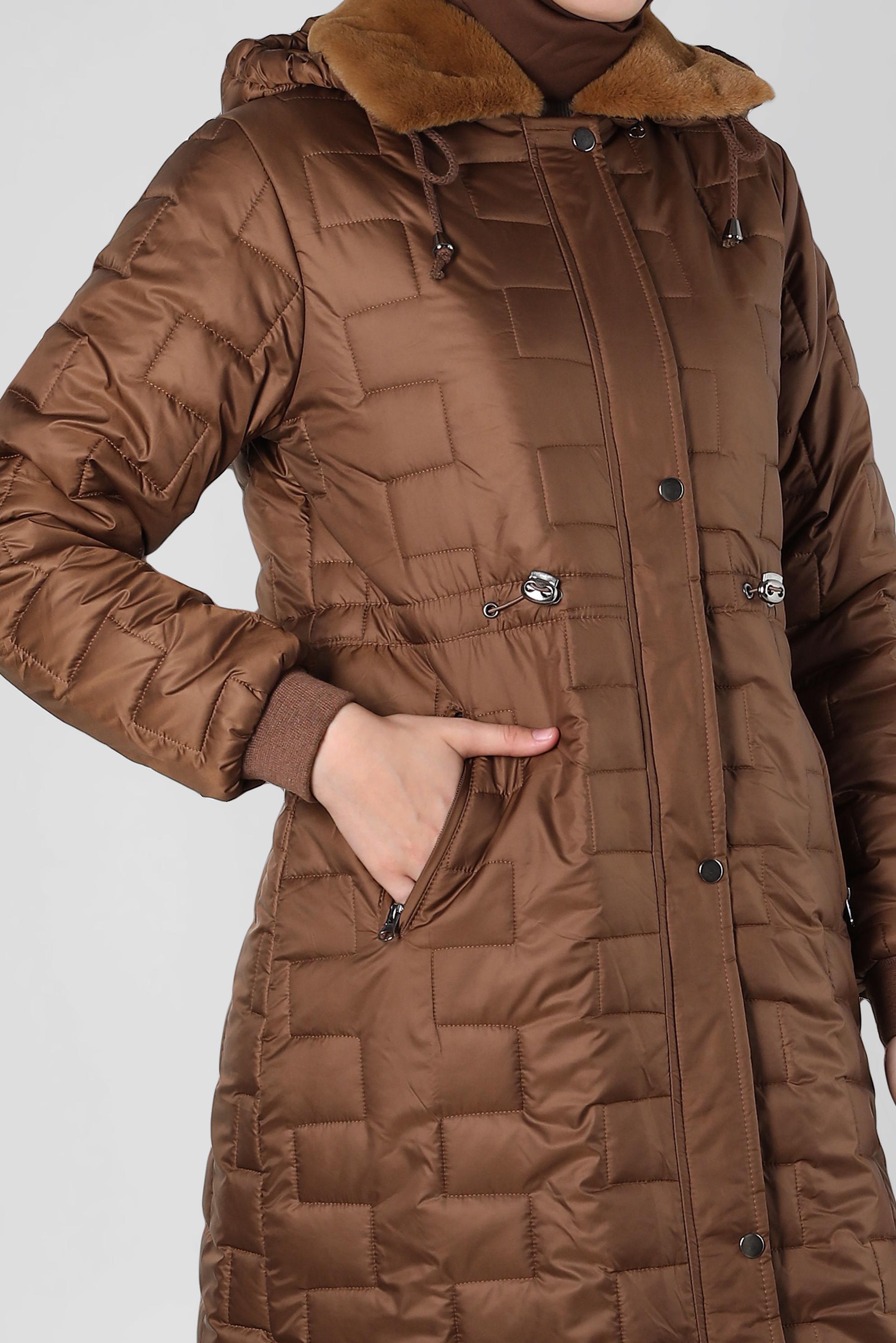 Tesettür giyim TABA KAPÜŞONLU ŞİŞME KABAN 90435