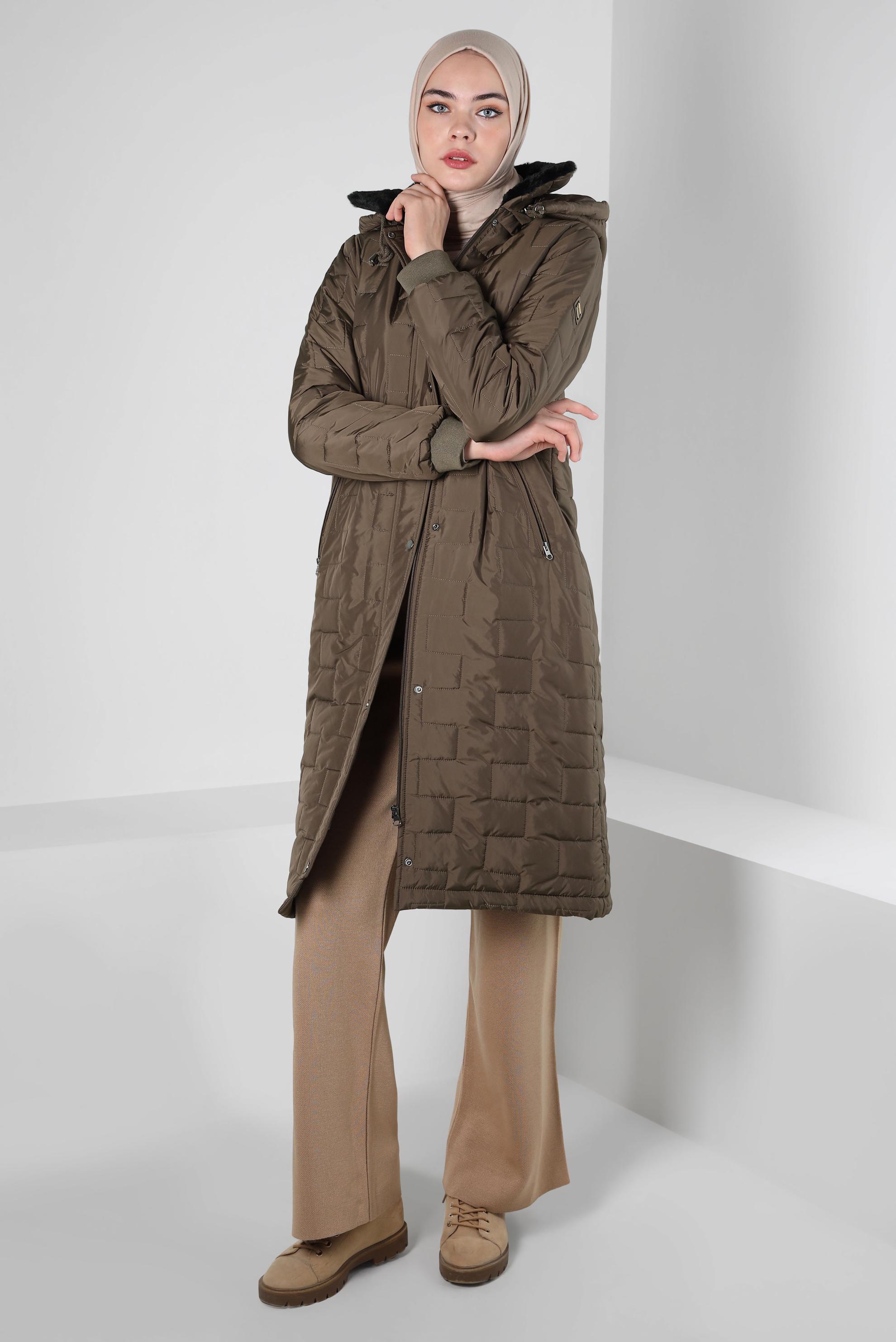 Tesettür giyim HAKİ KAPÜŞONLU ŞİŞME KABAN 90435