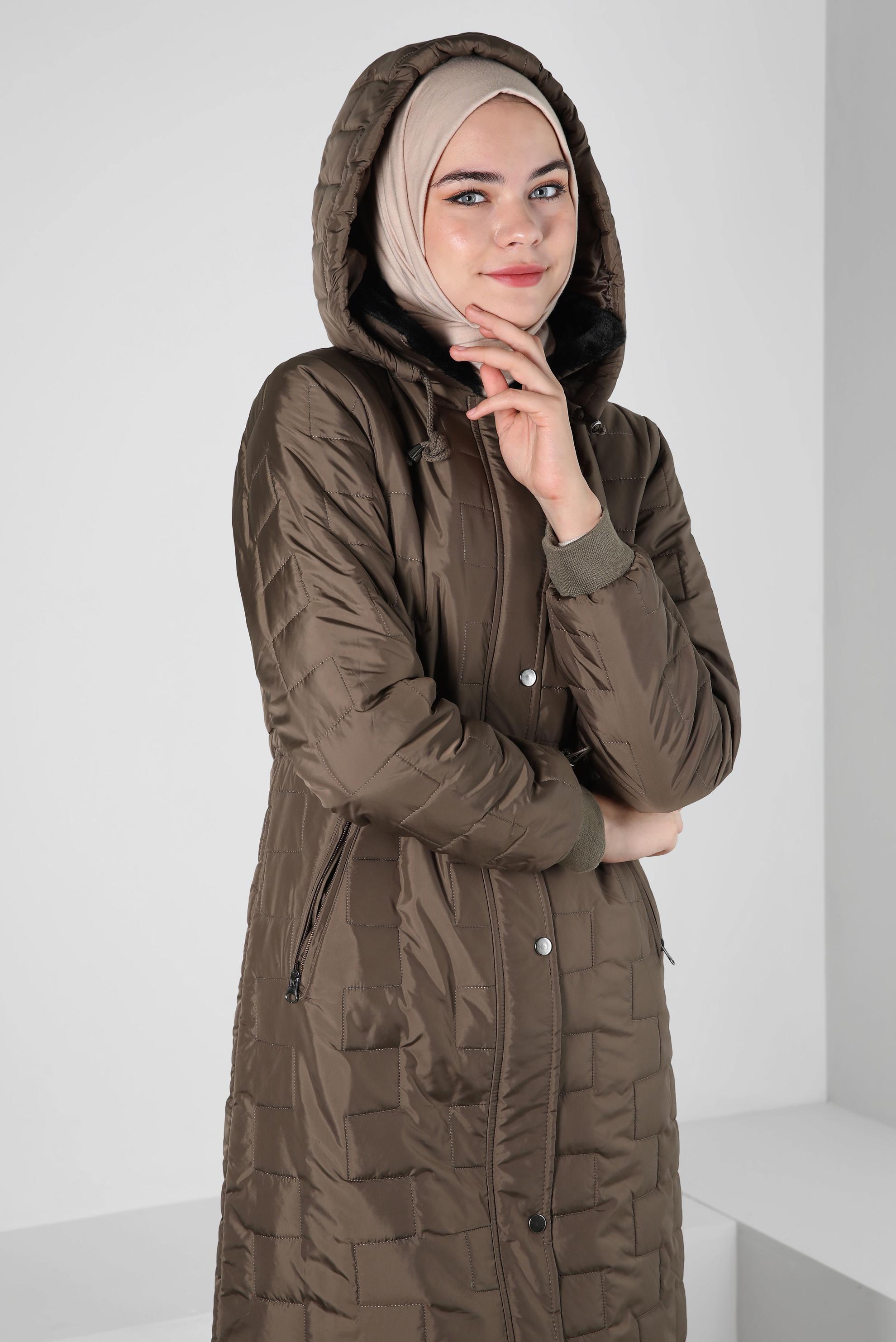 Tesettür giyim HAKİ KAPÜŞONLU ŞİŞME KABAN 90435