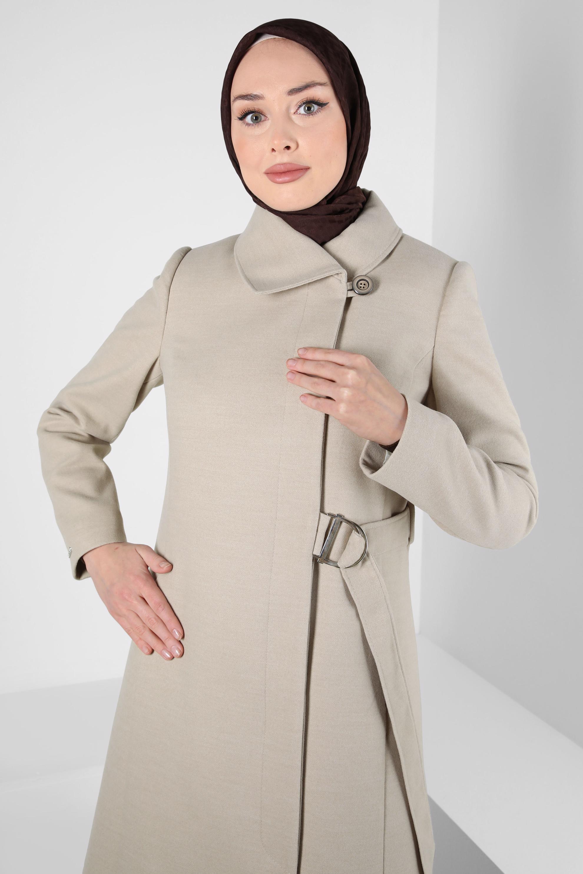 Tesettür giyim BEJ KEMERLİ KABAN 90443