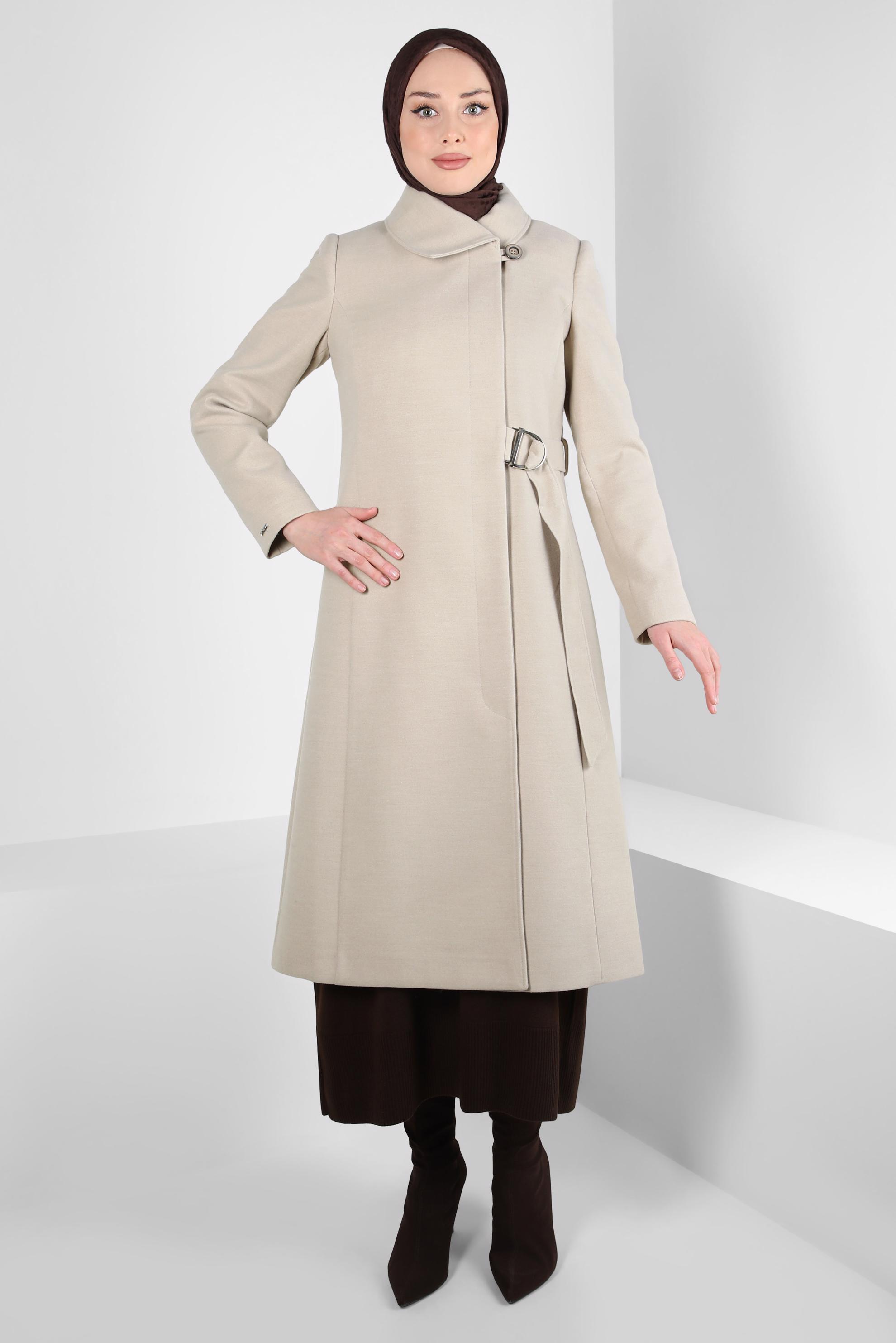 Tesettür giyim BEJ KEMERLİ KABAN 90443