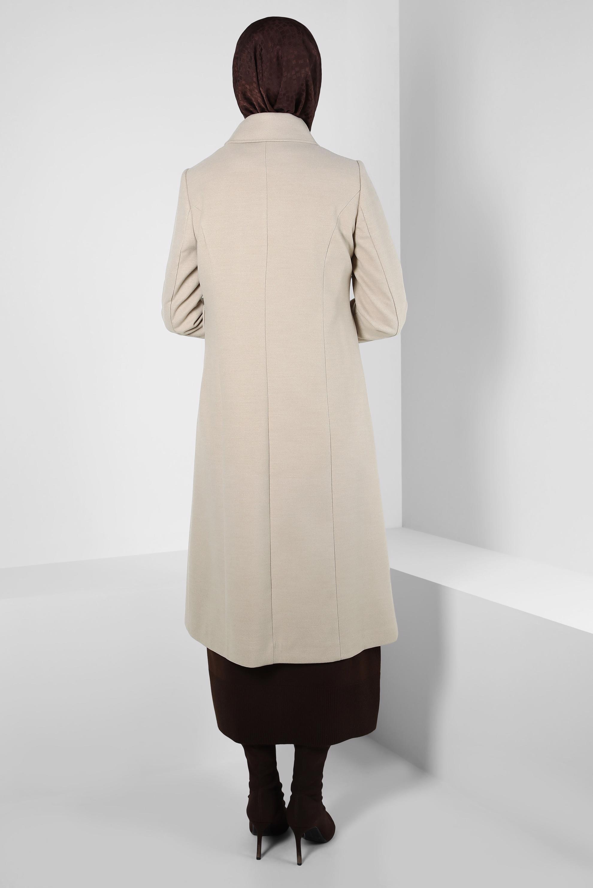 Tesettür giyim BEJ KEMERLİ KABAN 90443