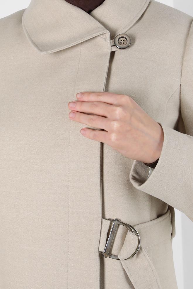 Tesettür giyim BEJ KEMERLİ KABAN 90443 - ALVİNA