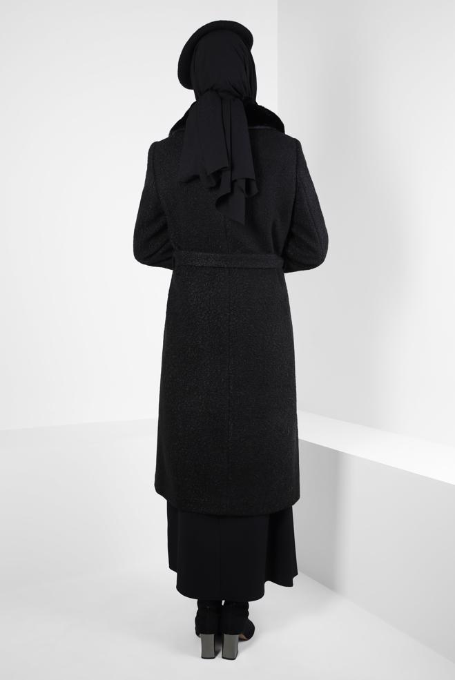 Tesettür giyim SİYAH YAKA DETAYLI KUŞAKLI KABAN 90446 - ALVİNA