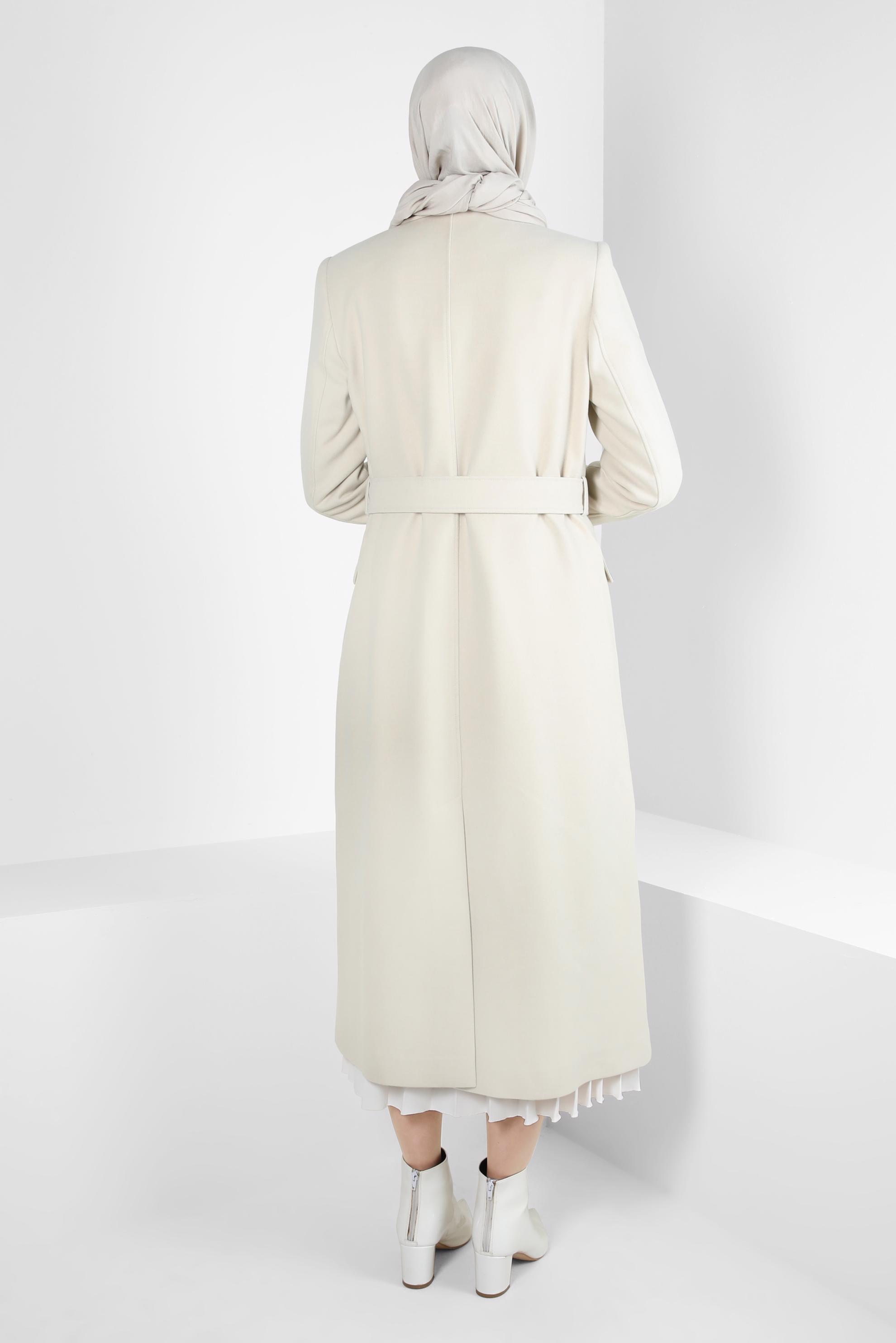 Tesettür giyim EKRU KEMERLİ KRUVAZE YAKA KABAN 90448