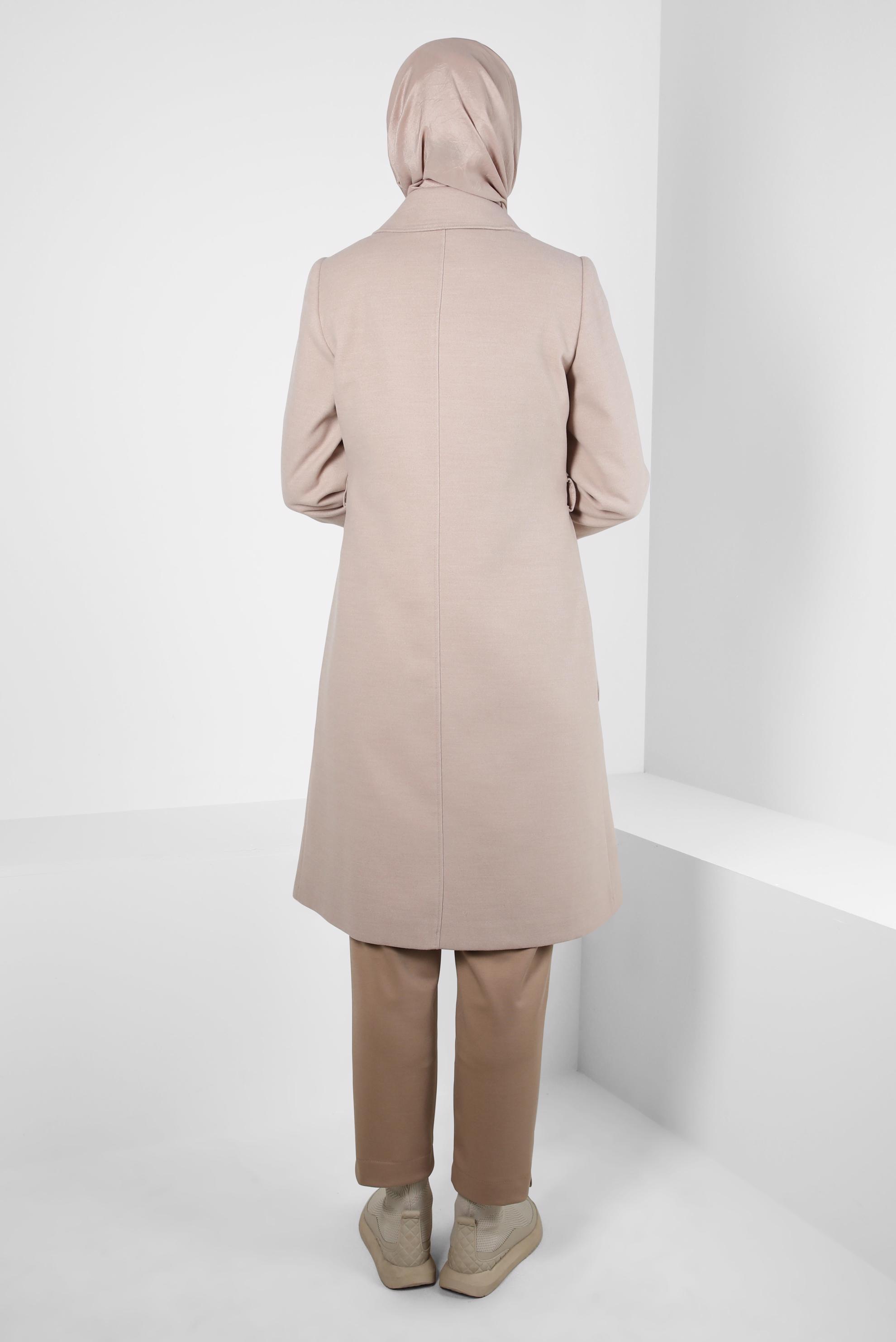 Tesettür giyim BEJ KUŞAKLI ÇITÇITLI KABAN 90449