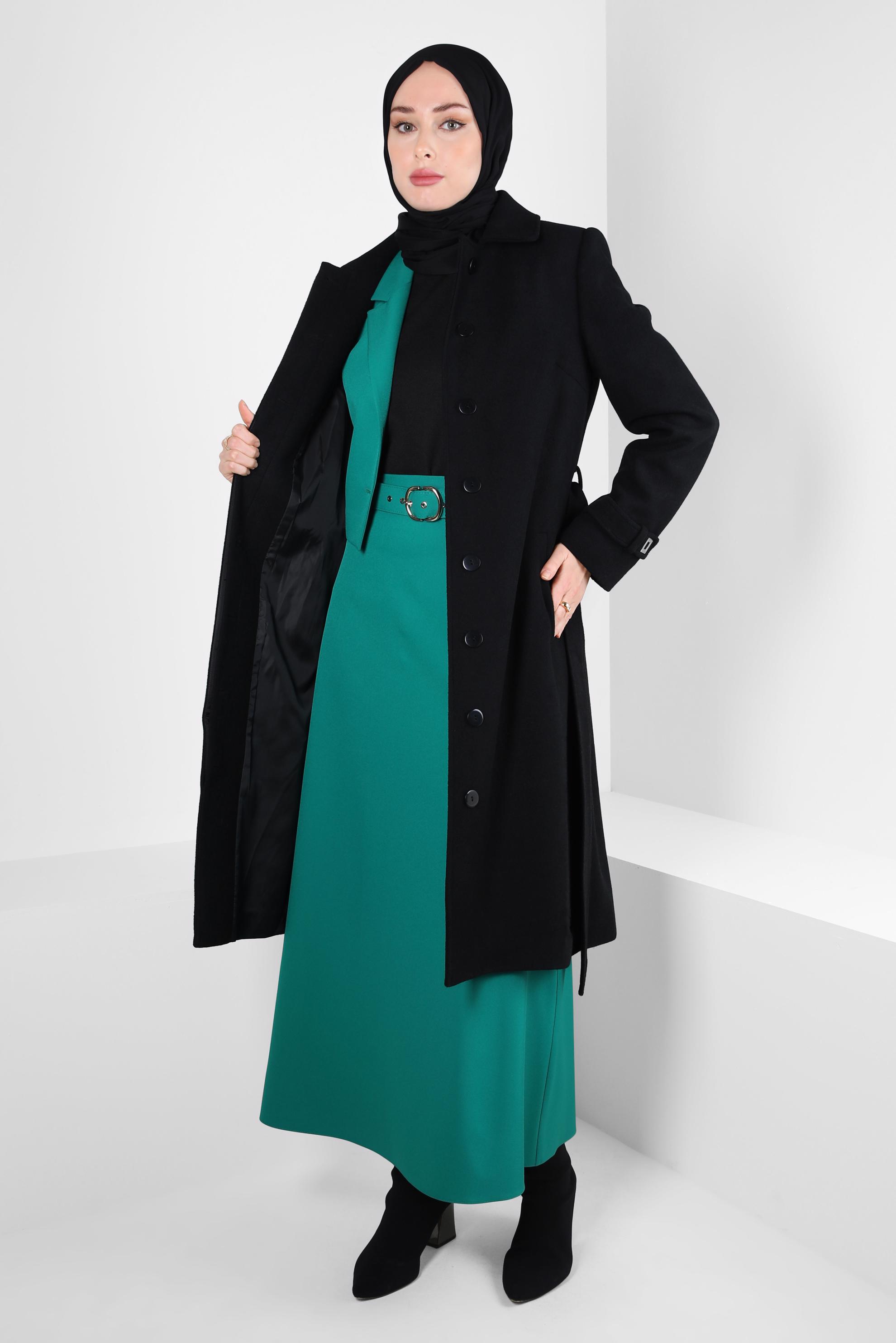 Tesettür giyim SİYAH KUŞAKLI DÜĞMELİ KABAN 90456