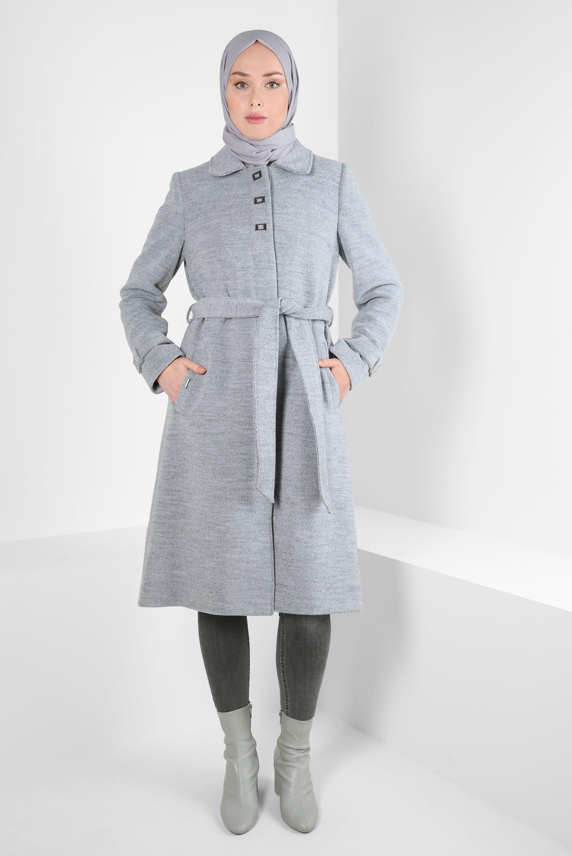 Tesettür giyim GRİ KUŞAKLI DÜĞMELİ KABAN 90456