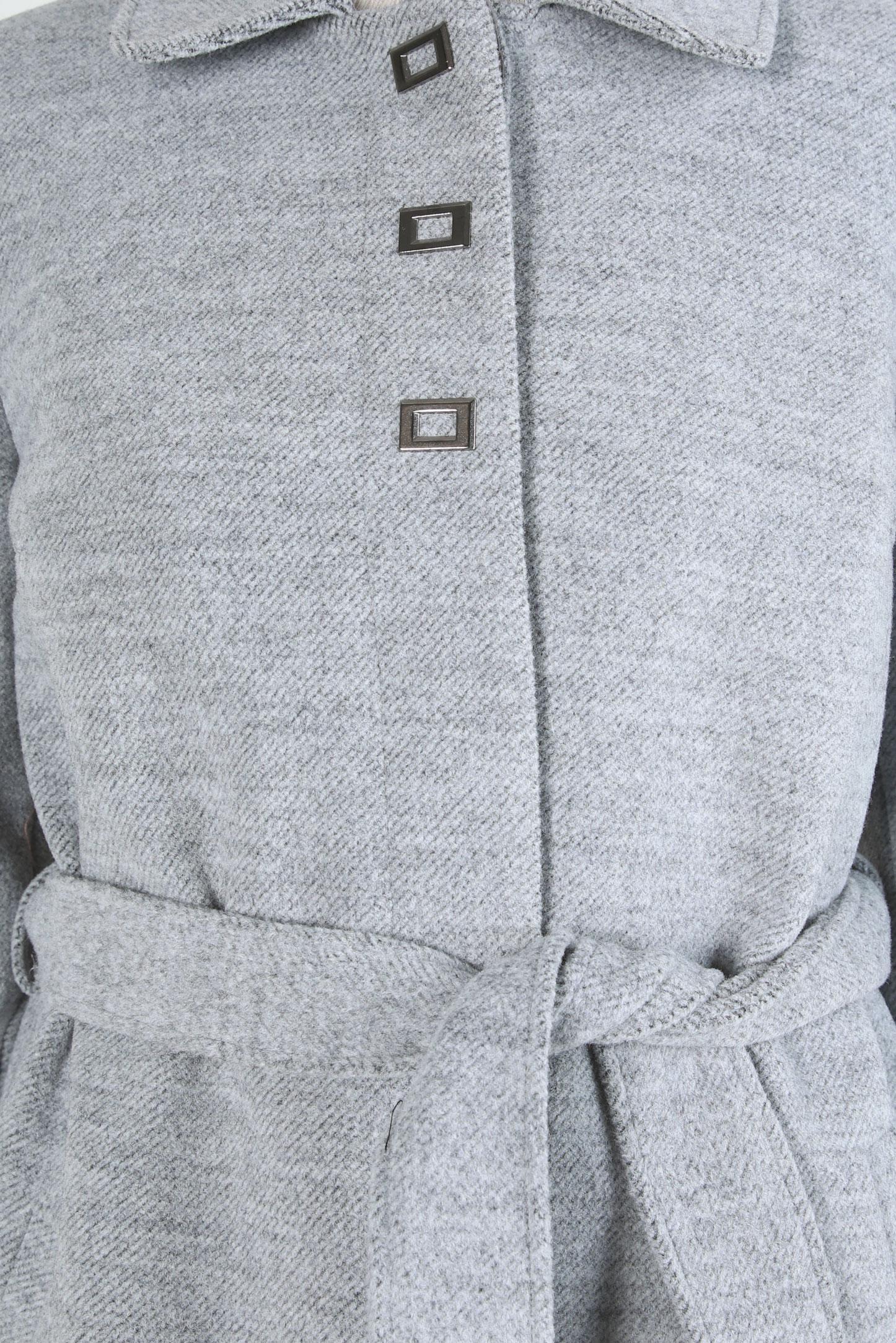 Tesettür giyim GRİ KUŞAKLI DÜĞMELİ KABAN 90456