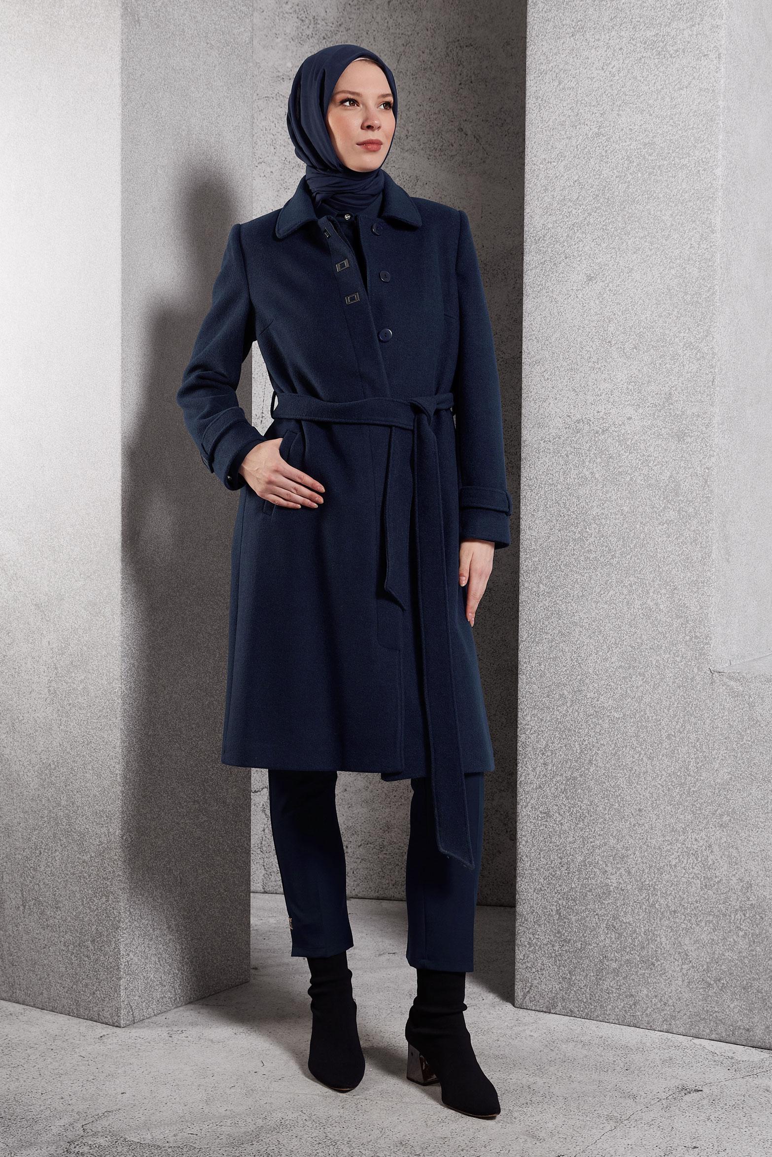 Tesettür giyim LACİVERT KUŞAKLI DÜĞMELİ KABAN 90456
