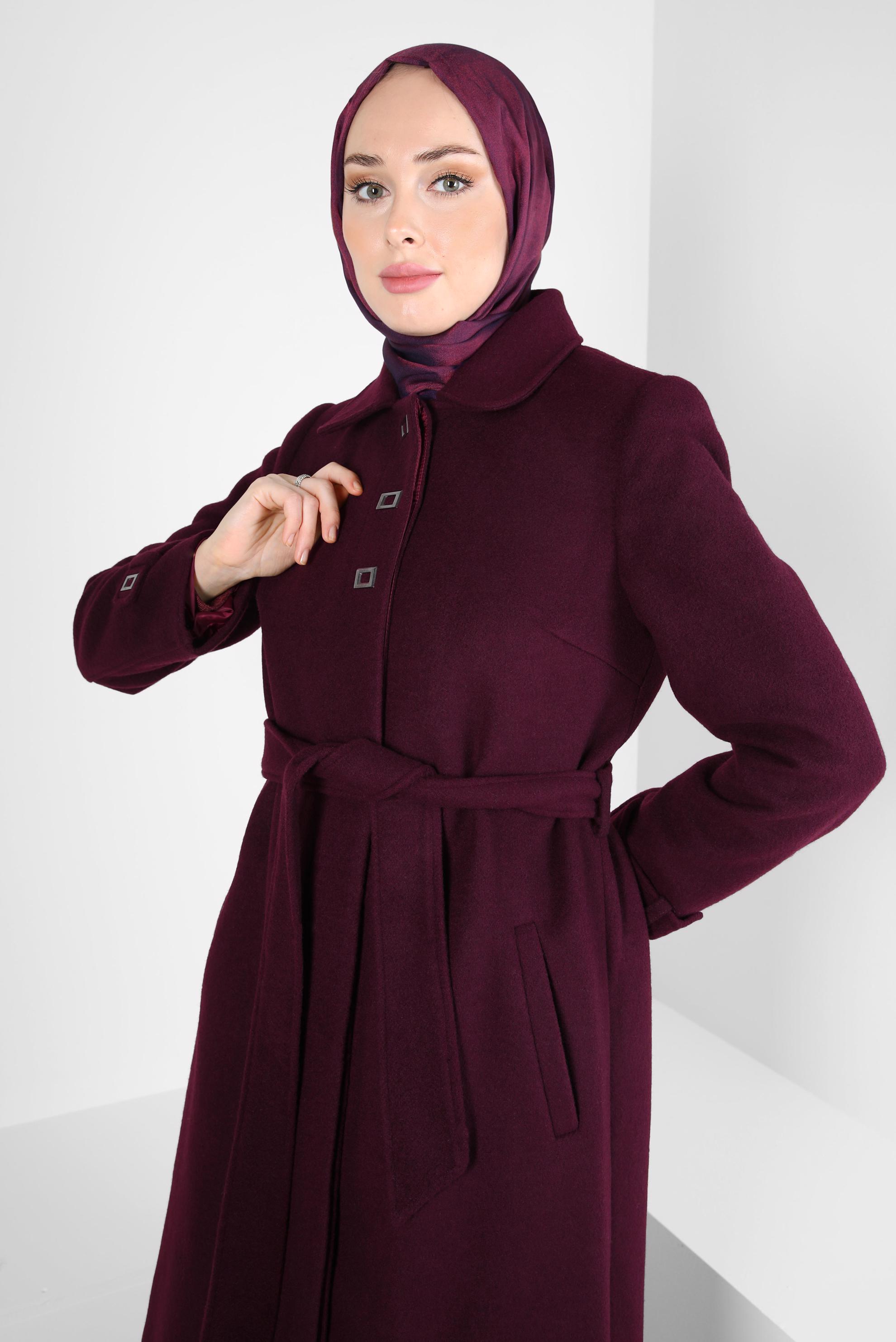 Tesettür giyim BORDO KUŞAKLI DÜĞMELİ KABAN 90456