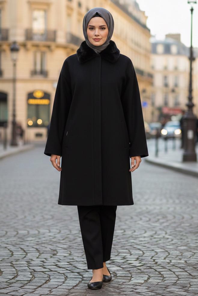Tesettür giyim SİYAH KÜRK DETAYLI KABAN 90464 - ALVİNA