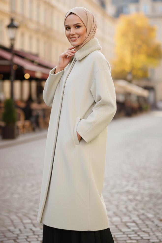 Hijab clothing ECRU COAT WITH FUR DETAIL 90464 - ALVİNA