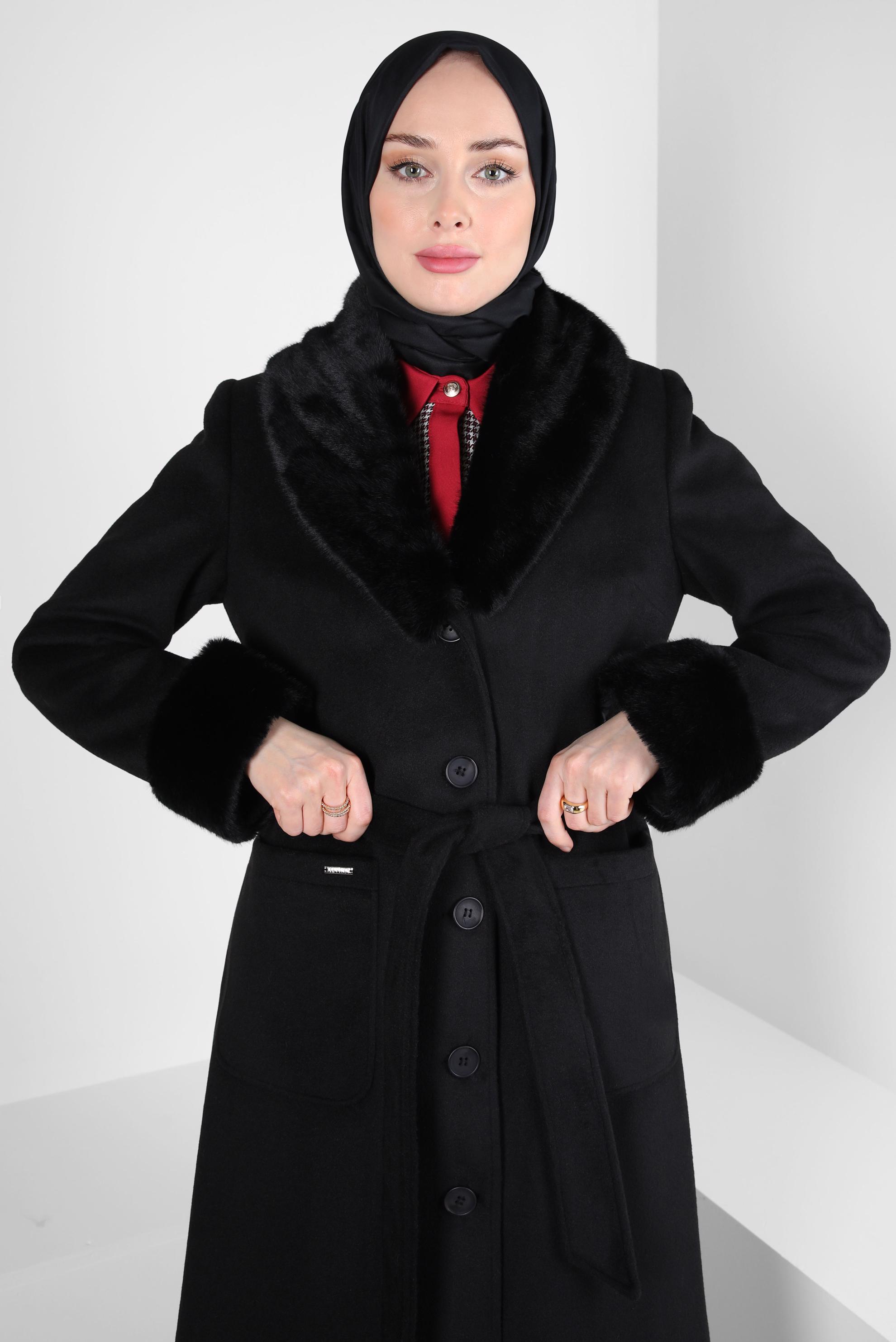 Tesettür giyim SİYAH KÜRK DETAYLI KUŞAKLI KABAN 90465