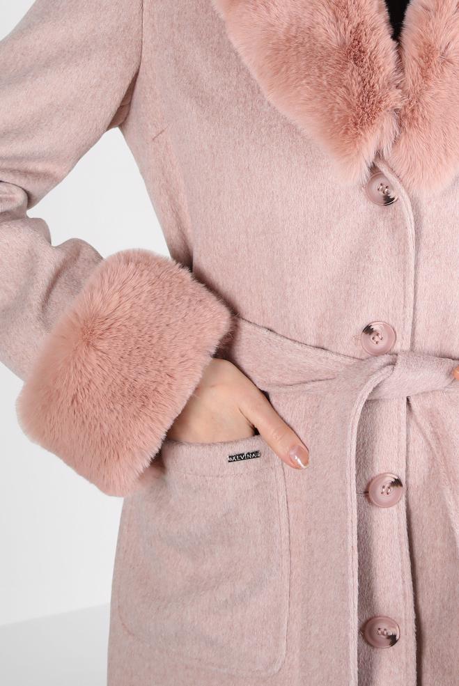 Tesettür giyim PUDRA KÜRK DETAYLI KUŞAKLI KABAN 90465 - ALVİNA