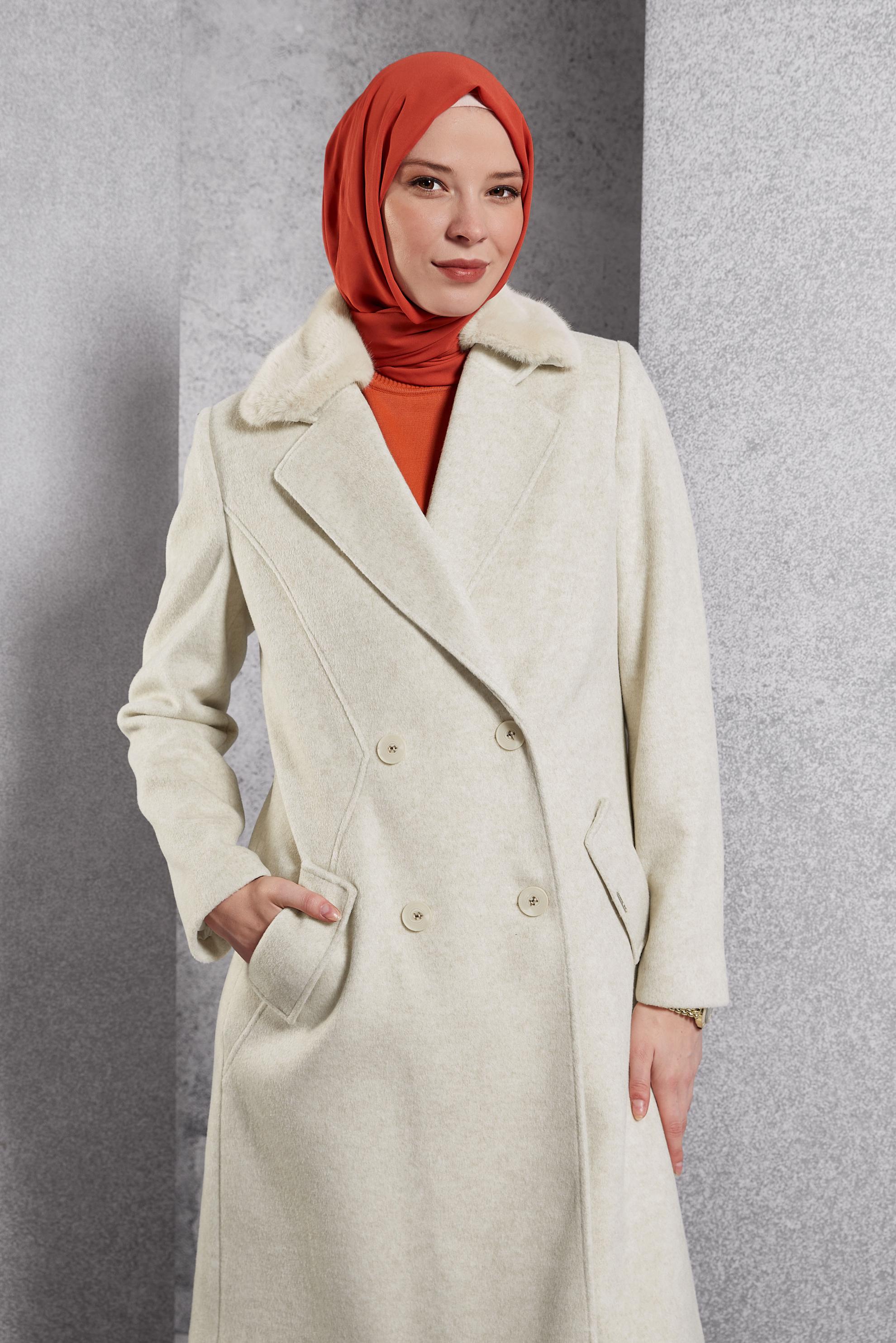 Tesettür giyim EKRU SUNİ KÜRK YAKA KABAN 90466