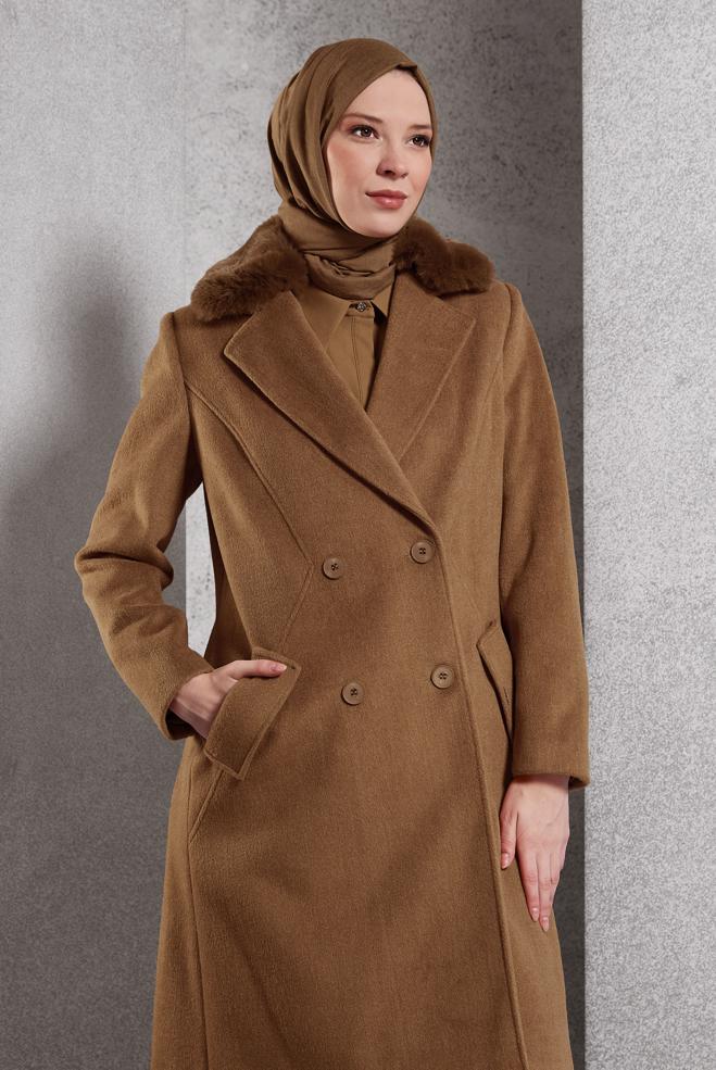 Tesettür giyim TABA SUNİ KÜRK YAKA KABAN 90466 - ALVİNA