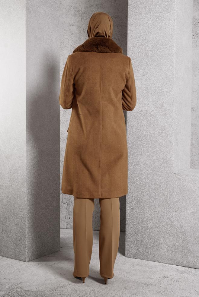 Tesettür giyim TABA SUNİ KÜRK YAKA KABAN 90466 - ALVİNA