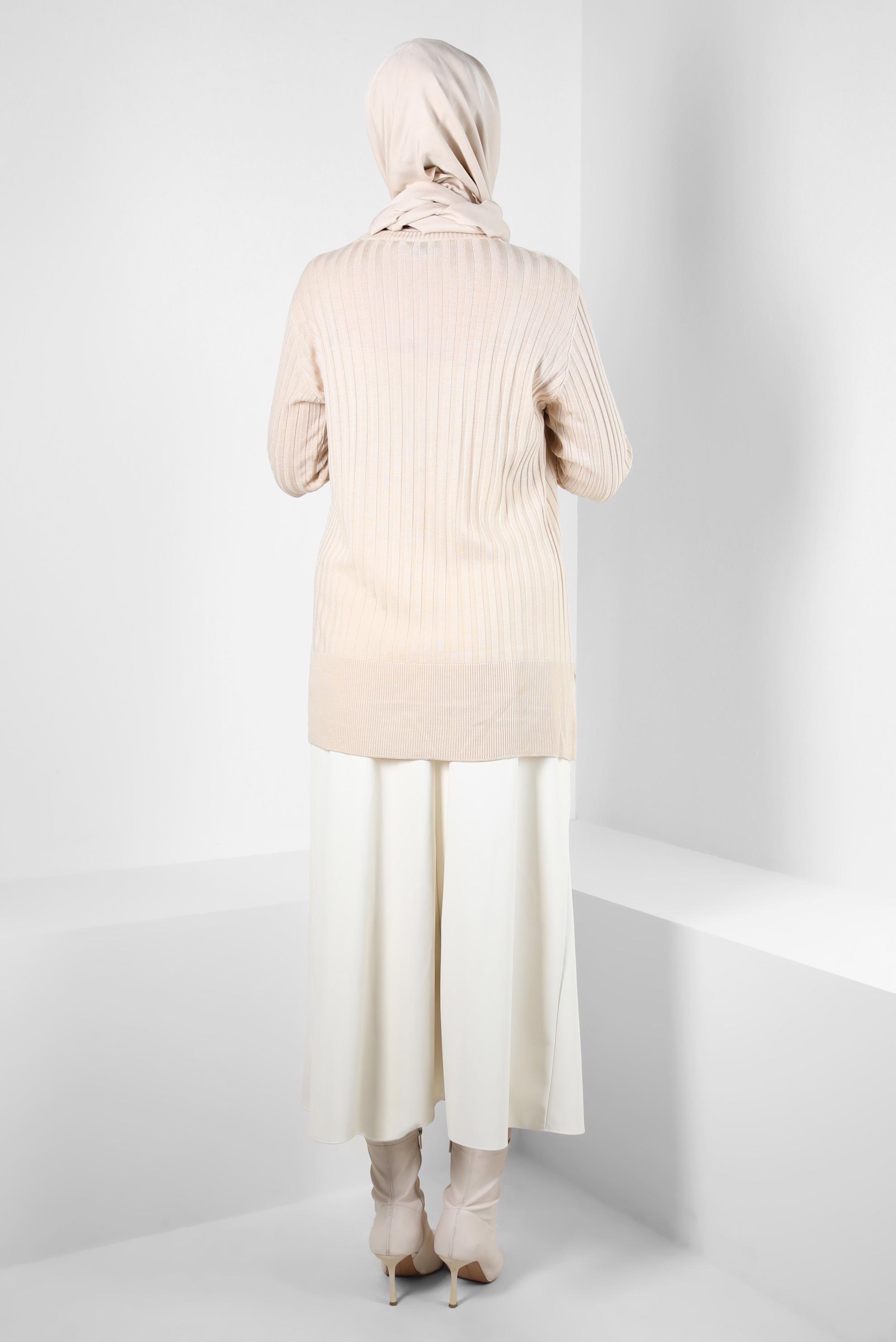 Tesettür giyim BEJ DÜĞME DETAYLI TRİKO KAZAK 44073-1