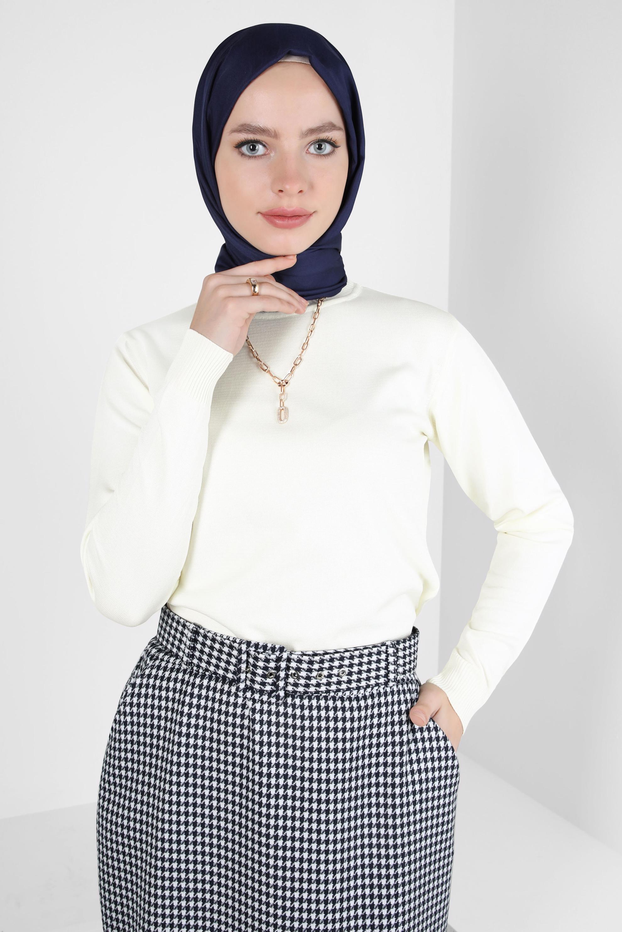 Tesettür giyim BEYAZ TRİKO KAZAK 44074