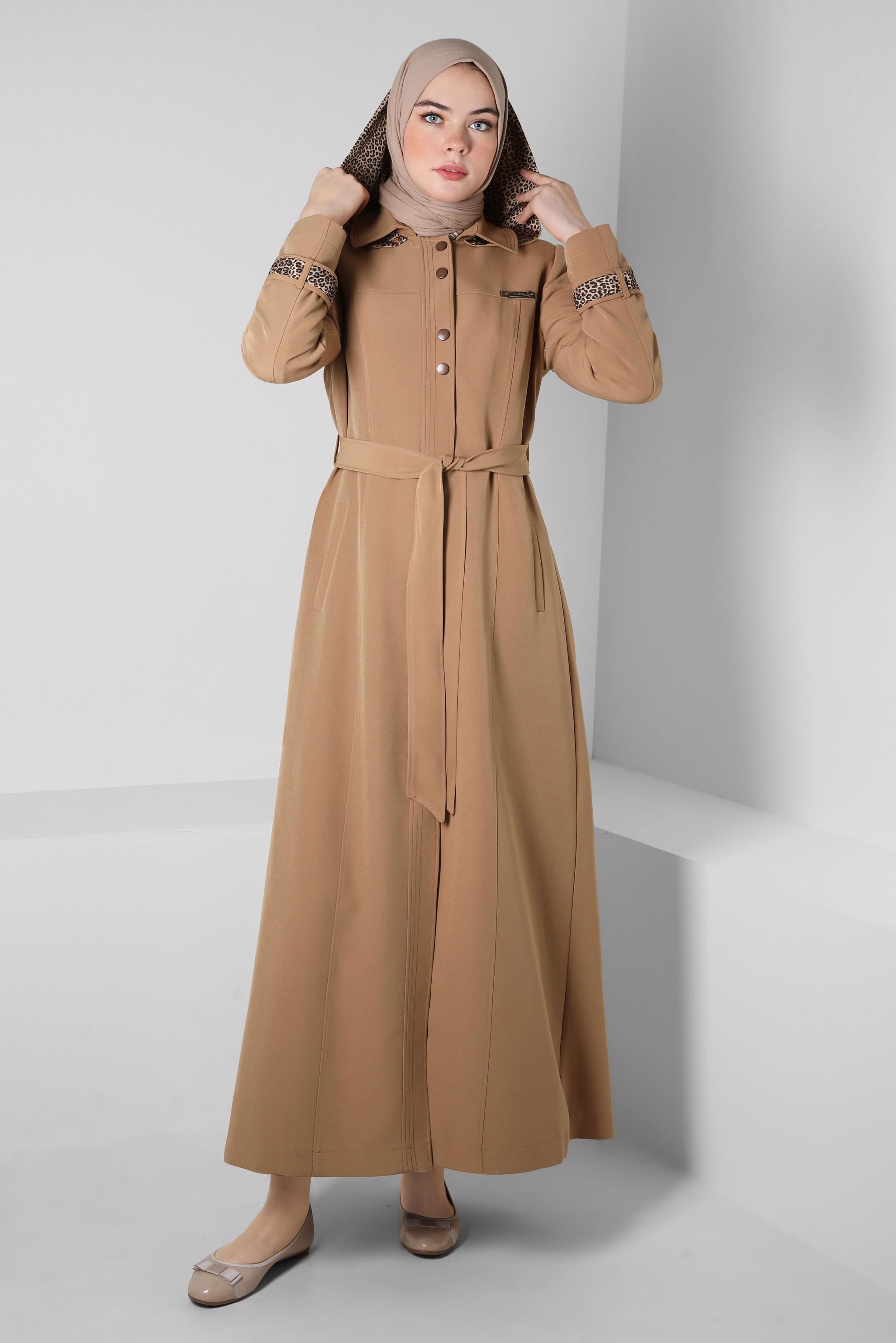 Tesettür giyim BEJ ÇIKARILABİLİR KAPÜŞONLU PARDESÜ 10804