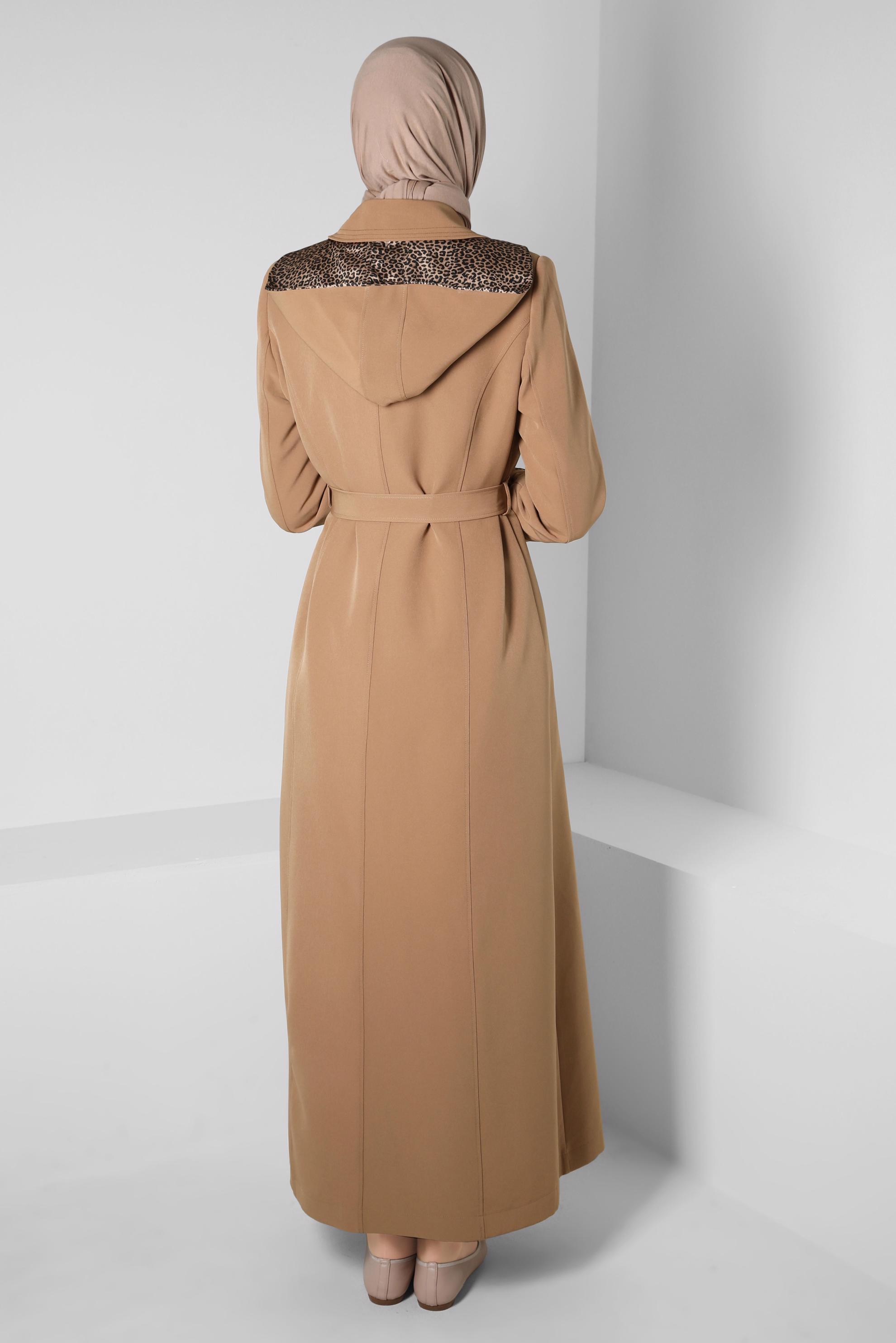 Tesettür giyim BEJ ÇIKARILABİLİR KAPÜŞONLU PARDESÜ 10804