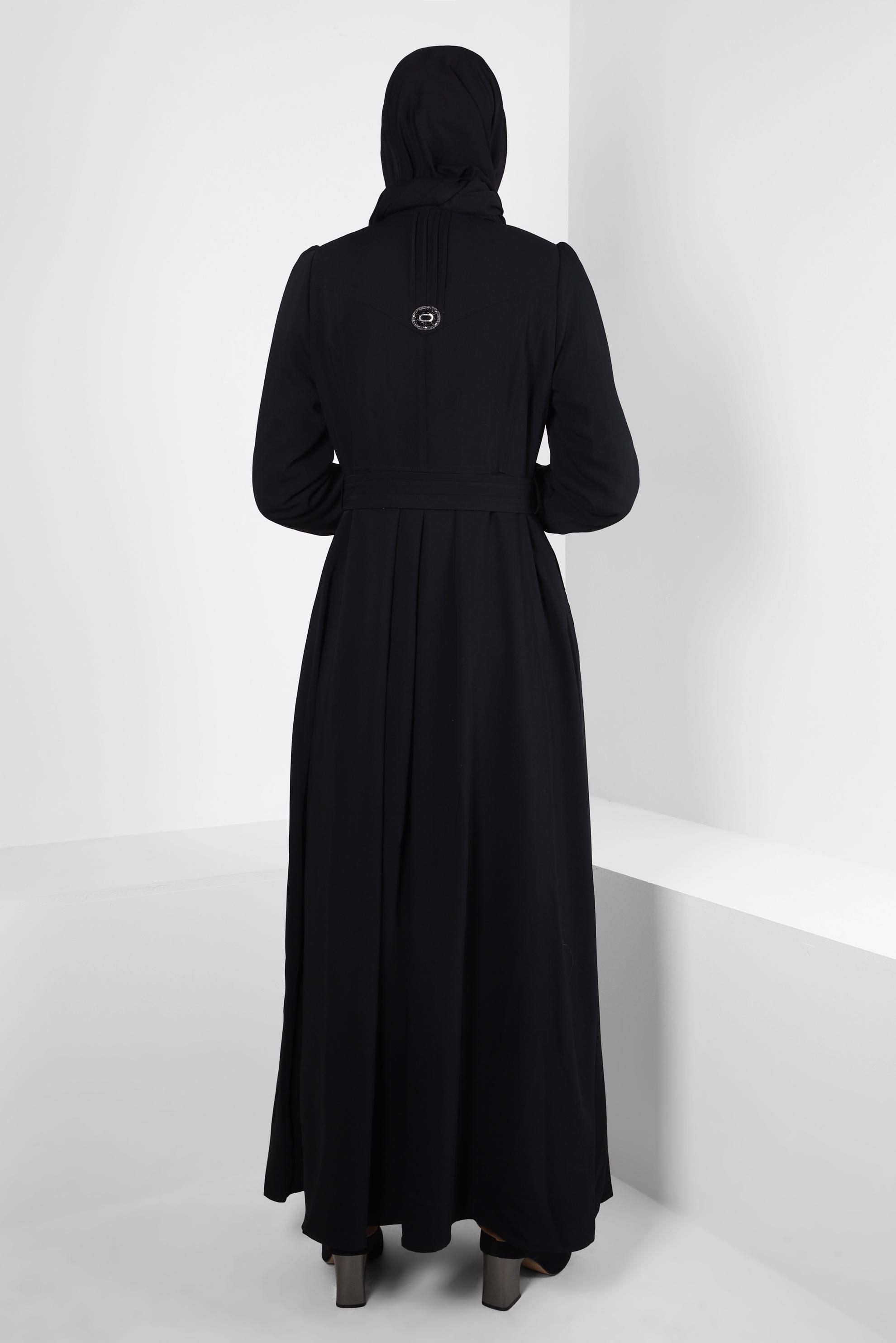 Tesettür giyim SİYAH TAŞ DETAYLI KUŞAKLI PARDESÜ 10821