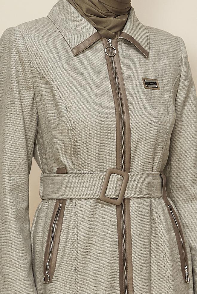 Tesettür giyim BEJ KEMERLİ PARDESÜ 10825 - ALVİNA