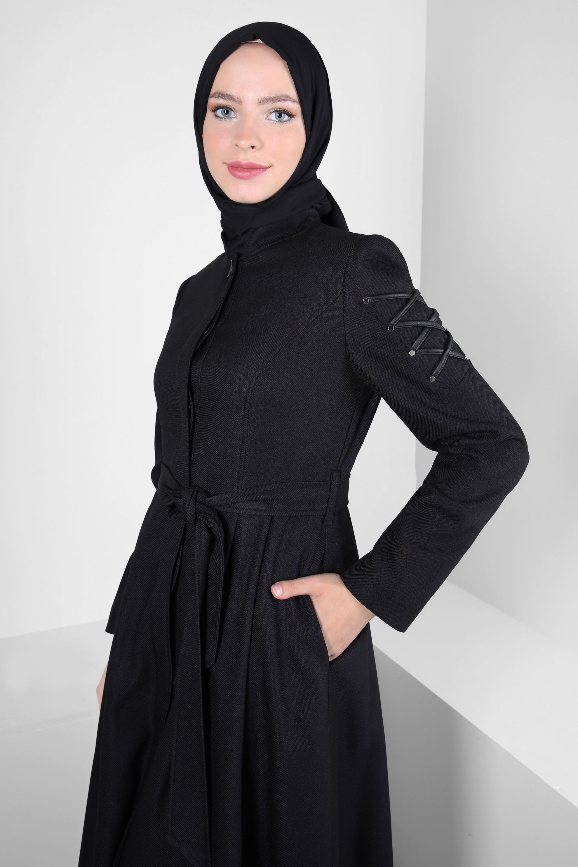 Tesettür giyim SİYAH BAĞCIK DETAYLI KUŞAKLI PARDESÜ 10833