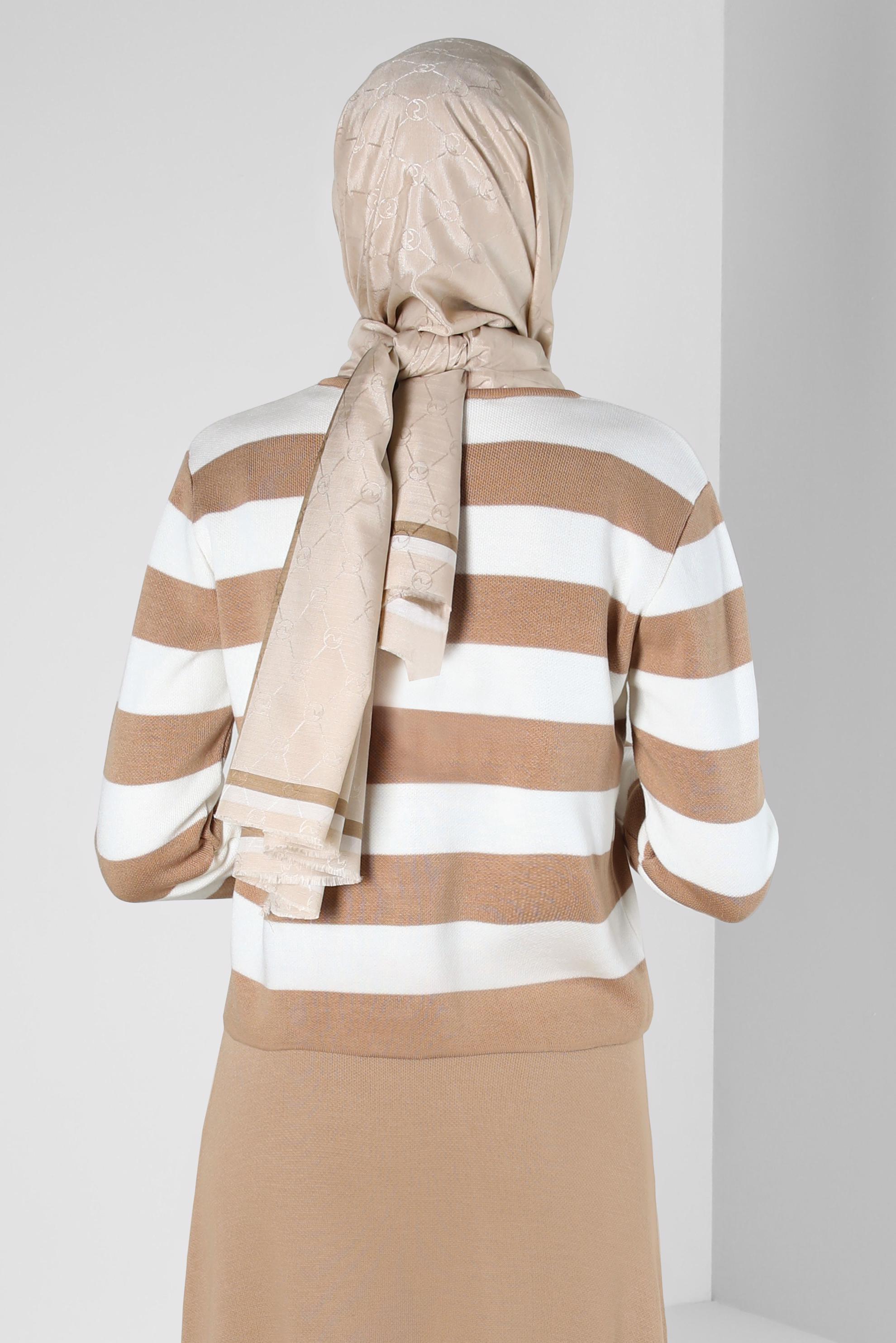 Tesettür giyim ALTIN ALVİNA MONOGRAM ŞAL 8300