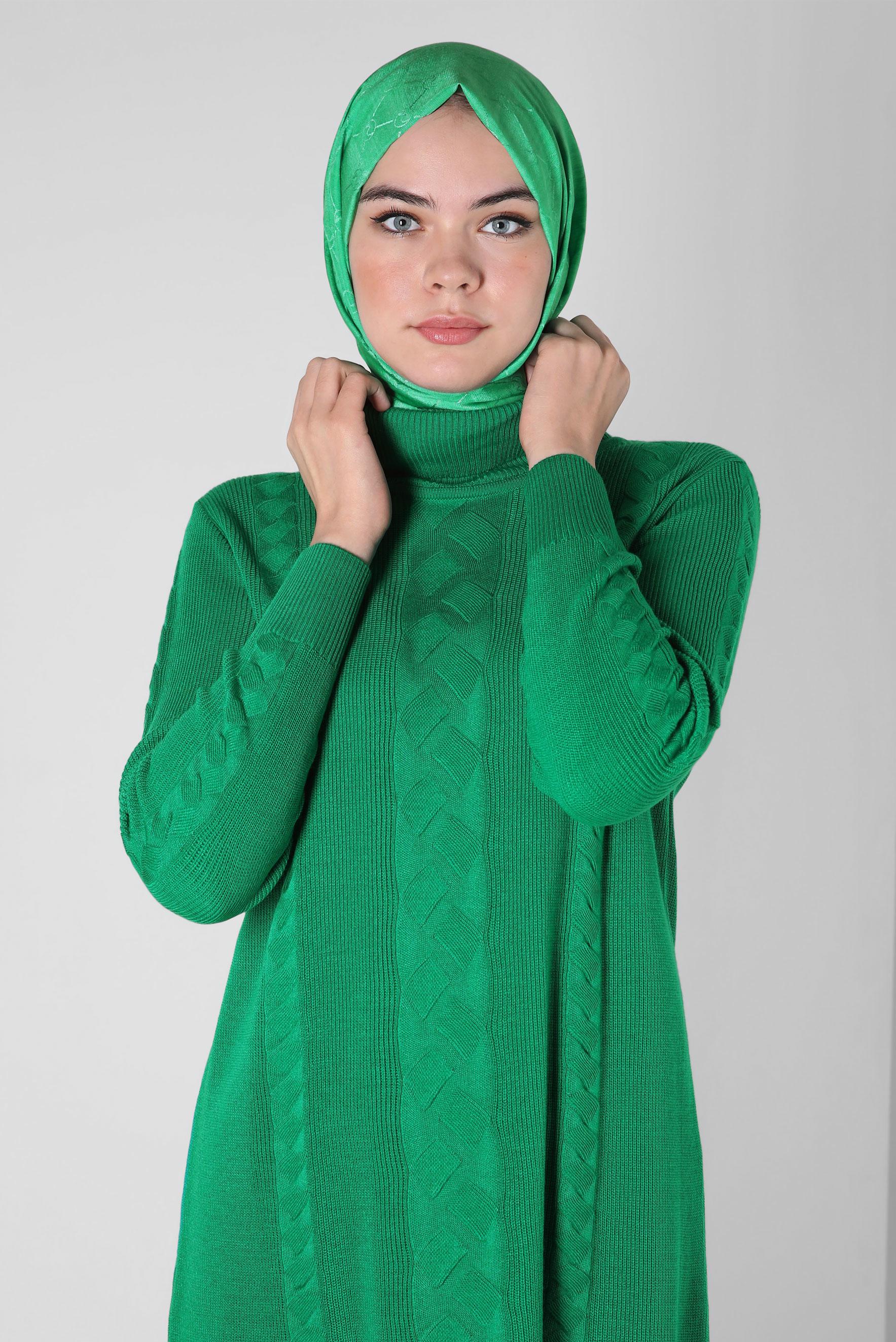 Tesettür giyim YEŞİL ALVİNA MONOGRAM ŞAL 8300