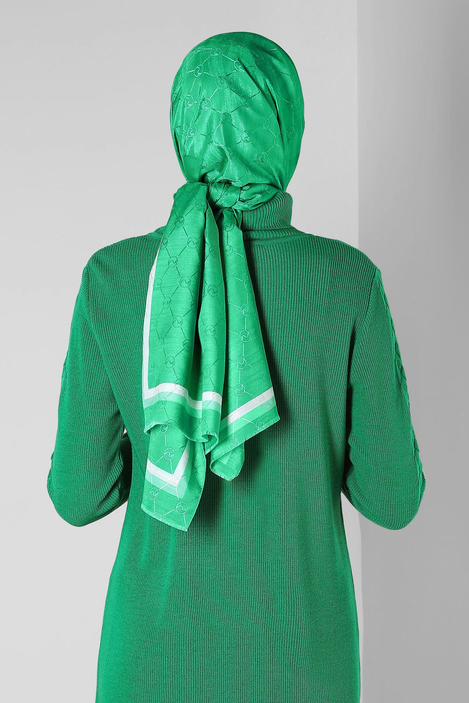 Tesettür giyim YEŞİL ALVİNA MONOGRAM ŞAL 8300