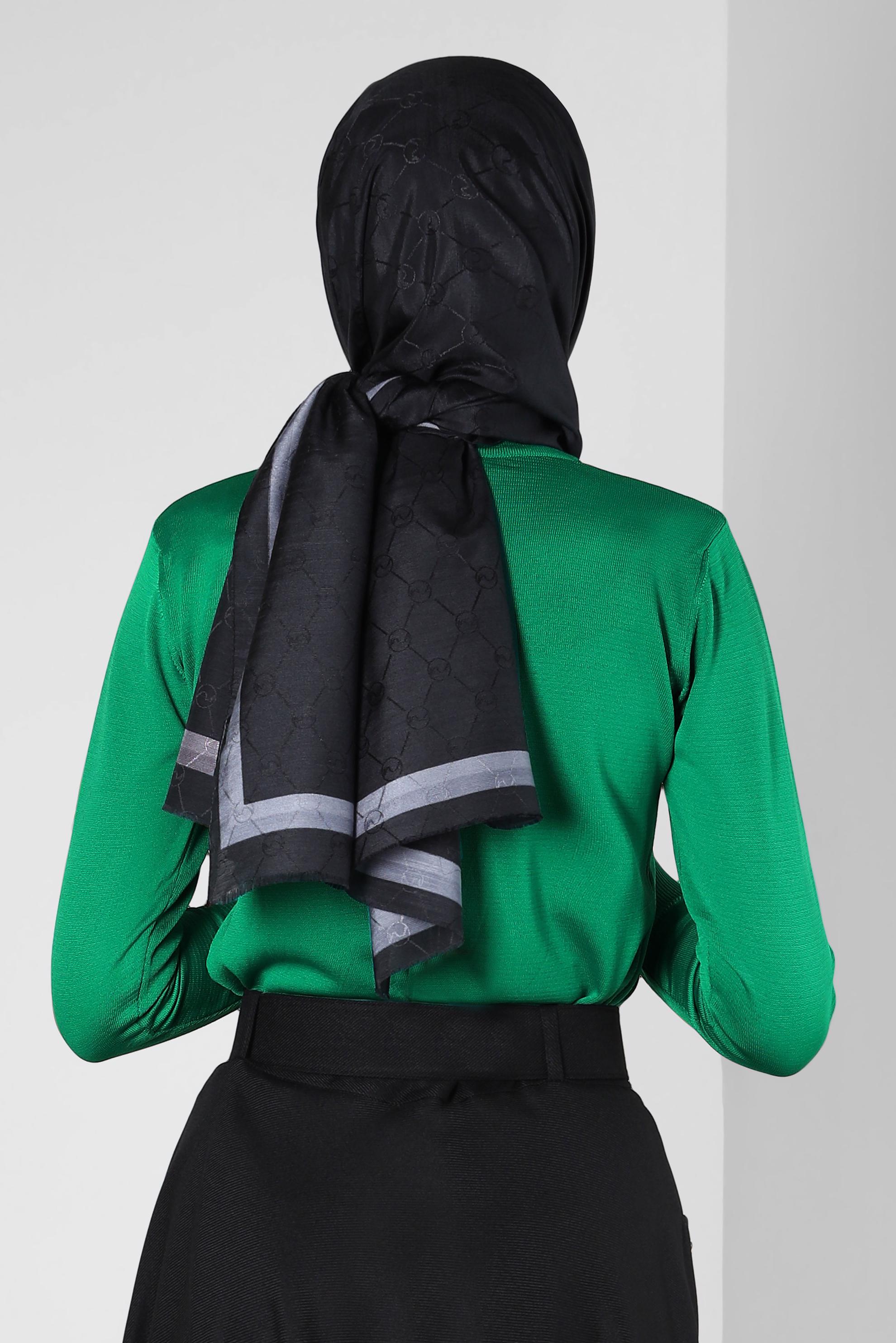 Tesettür giyim SİYAH ALVİNA MONOGRAM ŞAL 8300